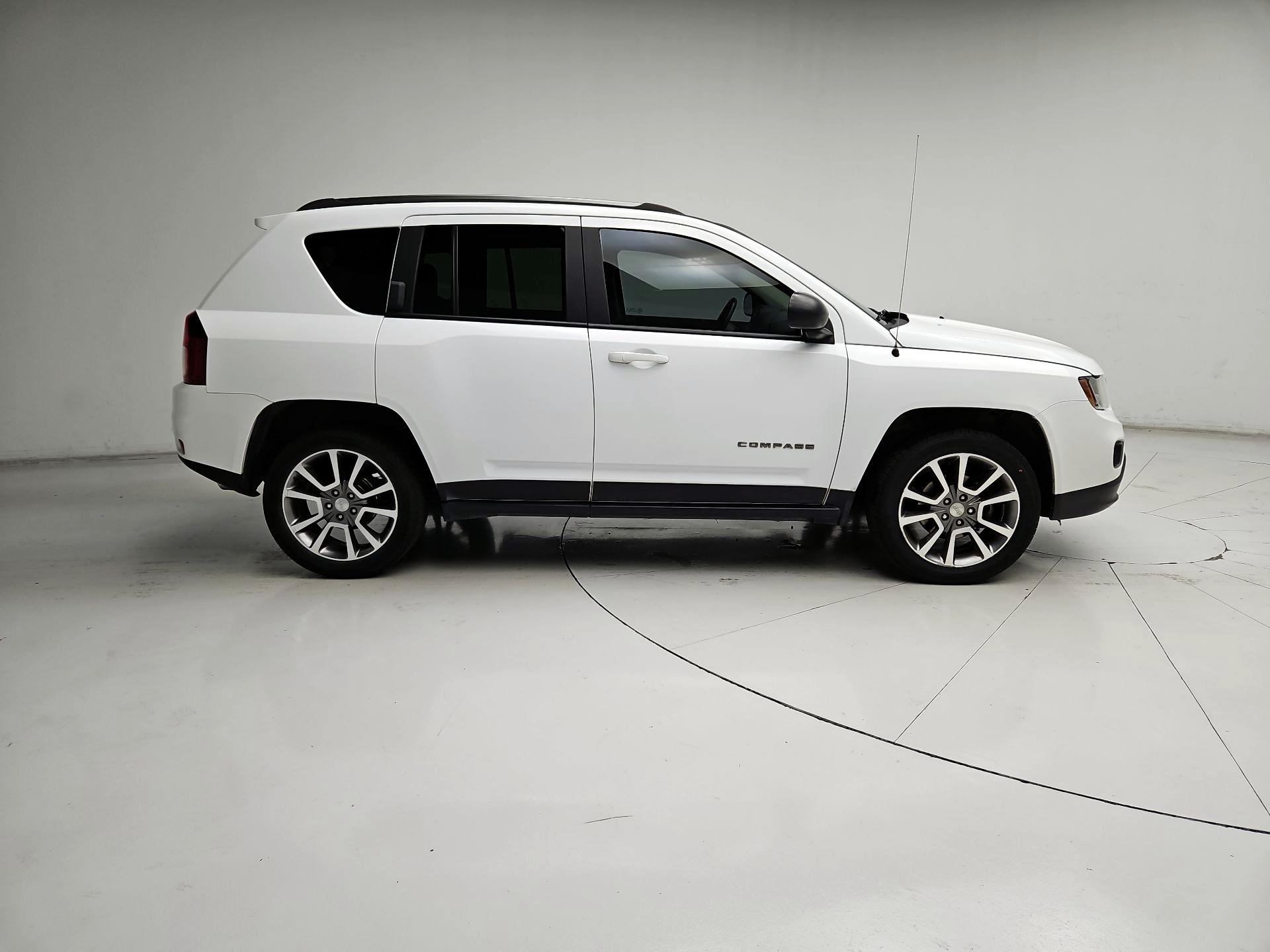 Thumbnail: 2017 Jeep Compass - 4