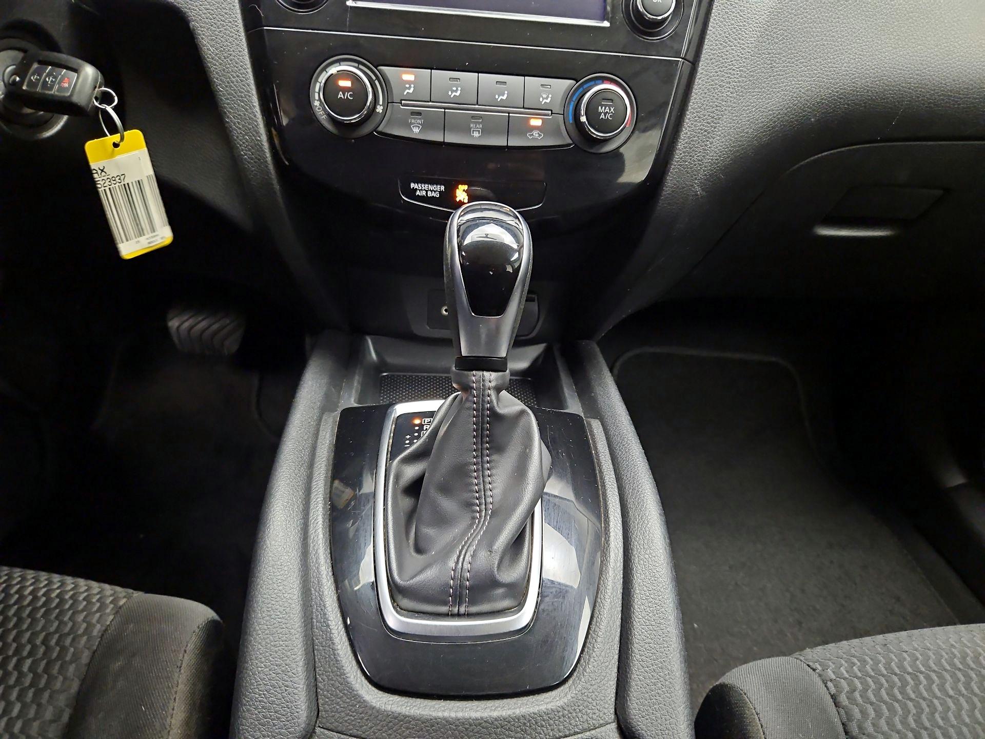 Thumbnail: 2019 Nissan Rogue Sport - 16