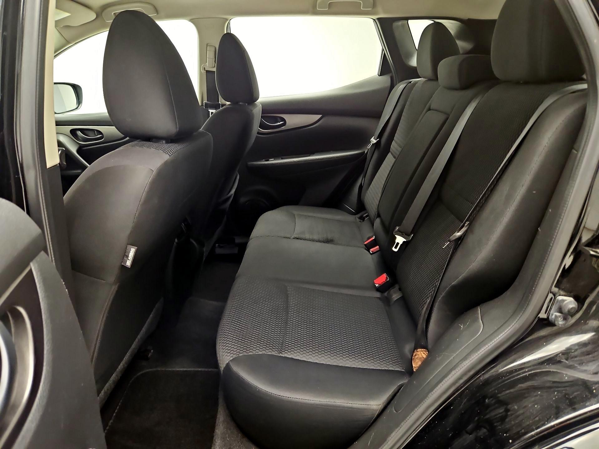 Thumbnail: 2019 Nissan Rogue Sport - 17