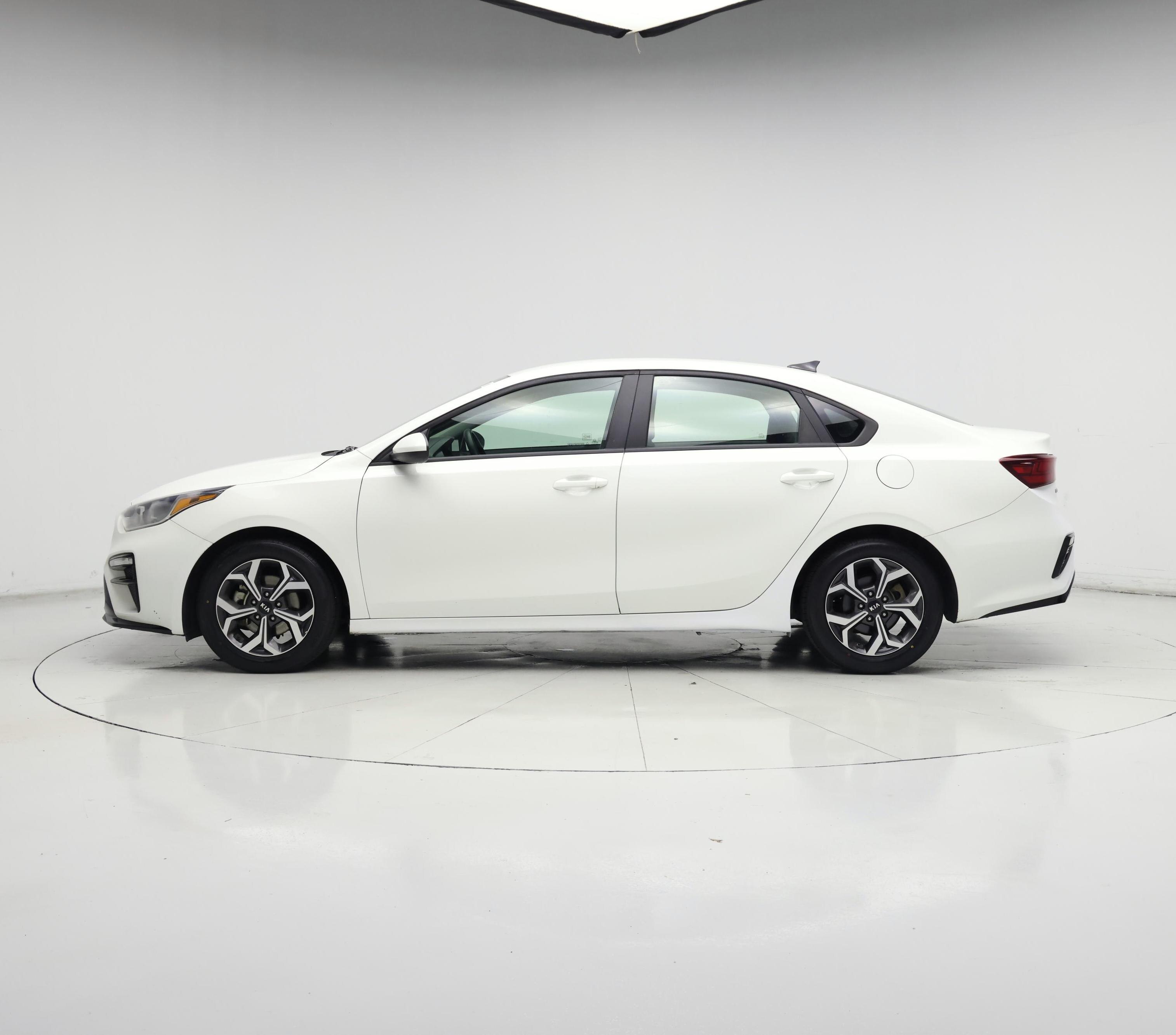 Thumbnail: 2021 Kia Forte - 3