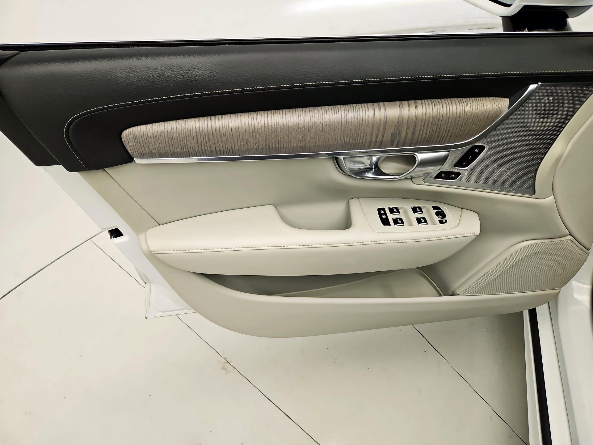 Thumbnail: 2023 Volvo S90 - 12