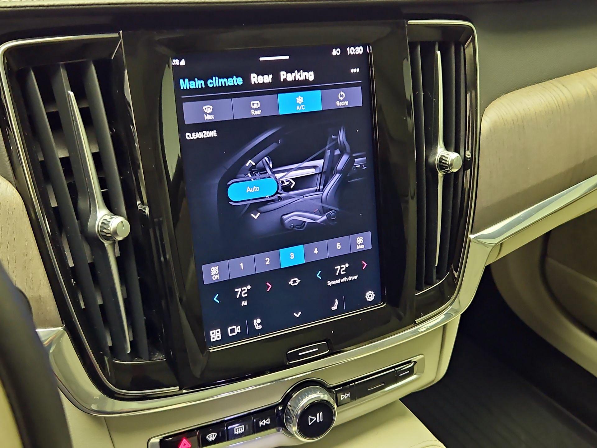 Thumbnail: 2023 Volvo S90 - 17