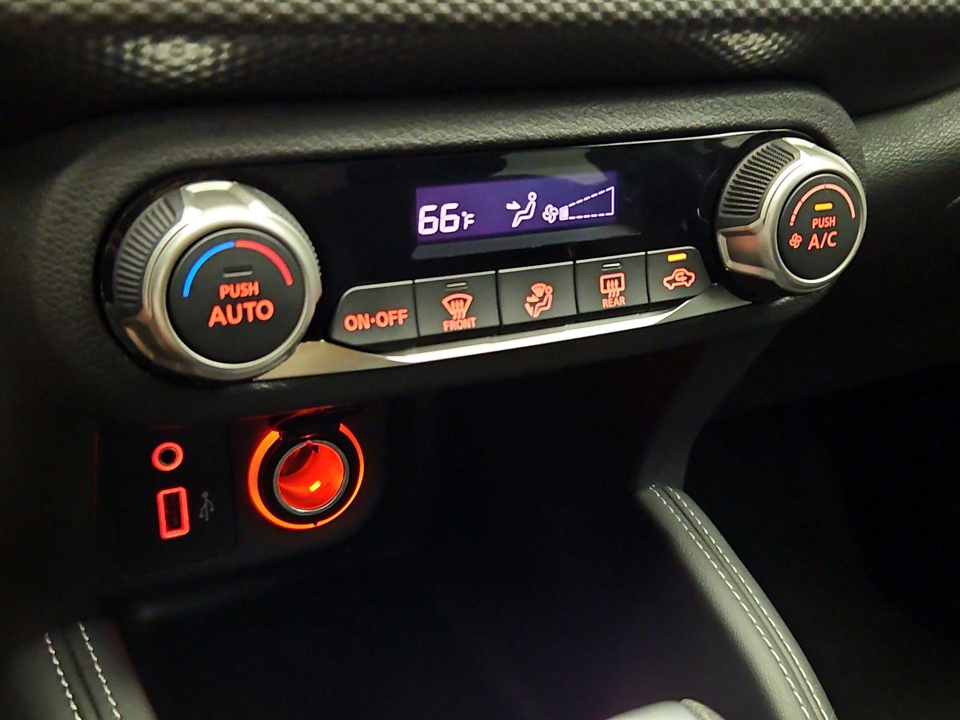 Thumbnail: 2018 Nissan Kicks - 16