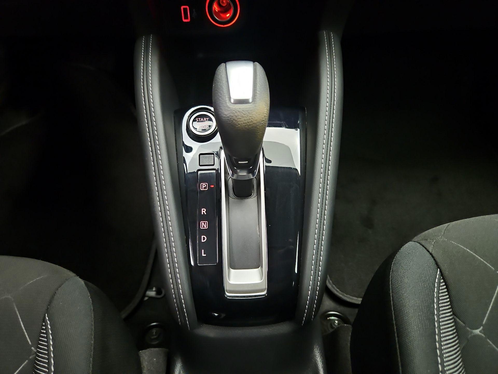 Thumbnail: 2018 Nissan Kicks - 17