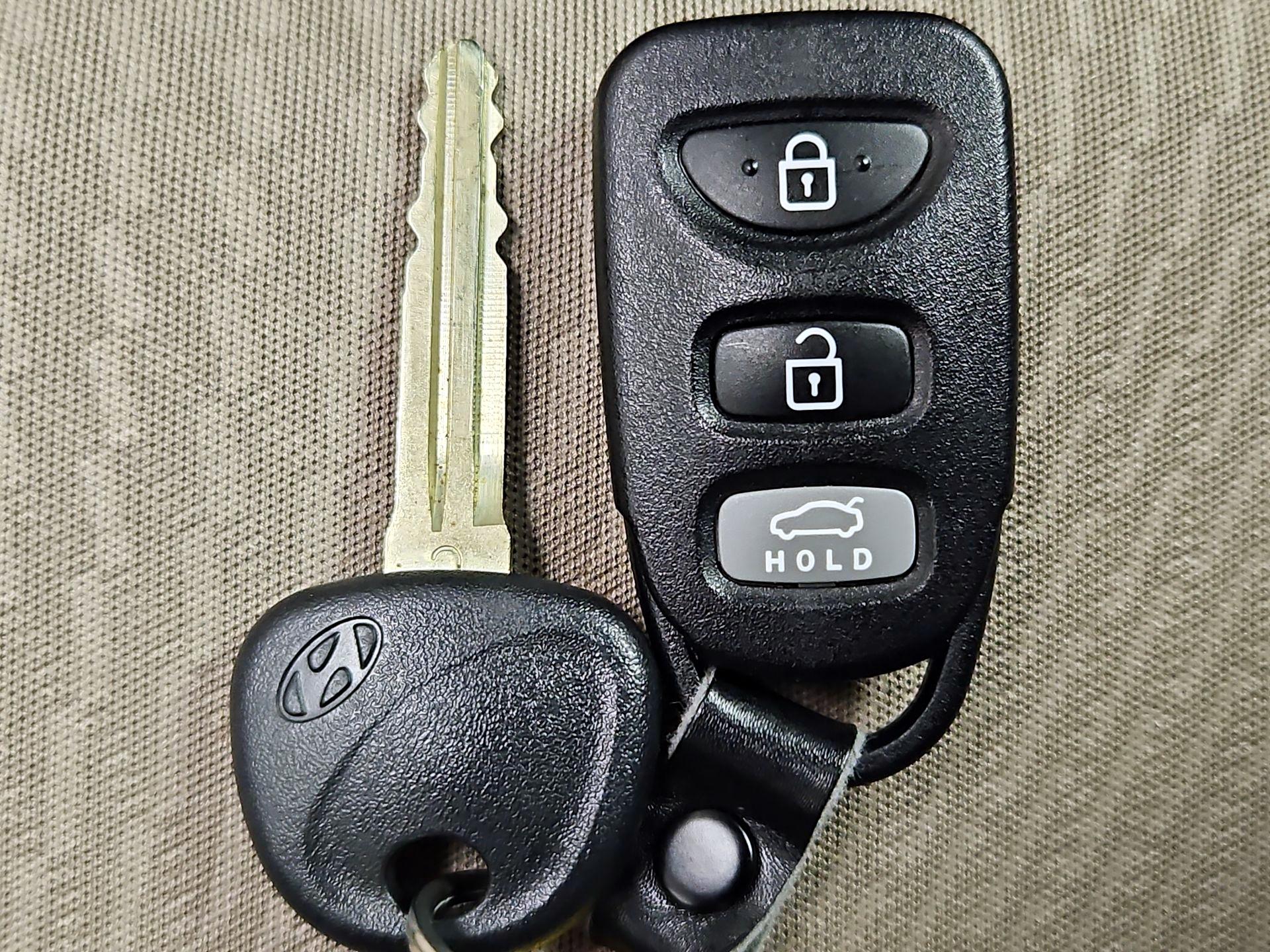 Thumbnail: 2015 Hyundai Elantra - 20