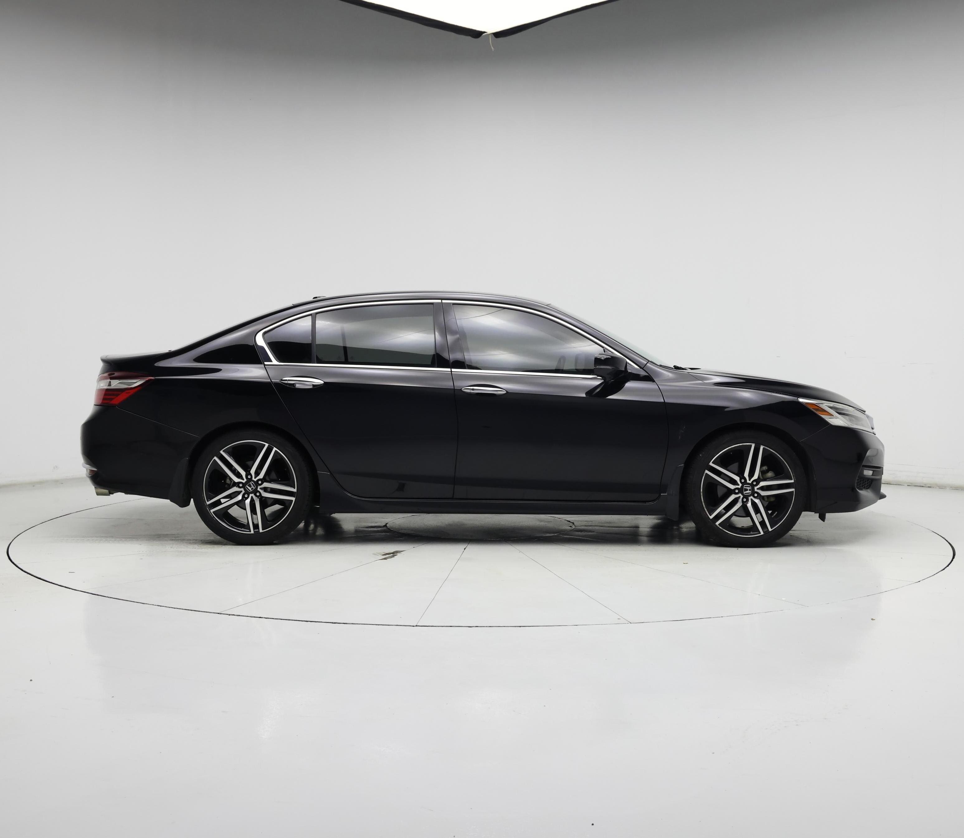 Thumbnail: 2017 Honda Accord - 7