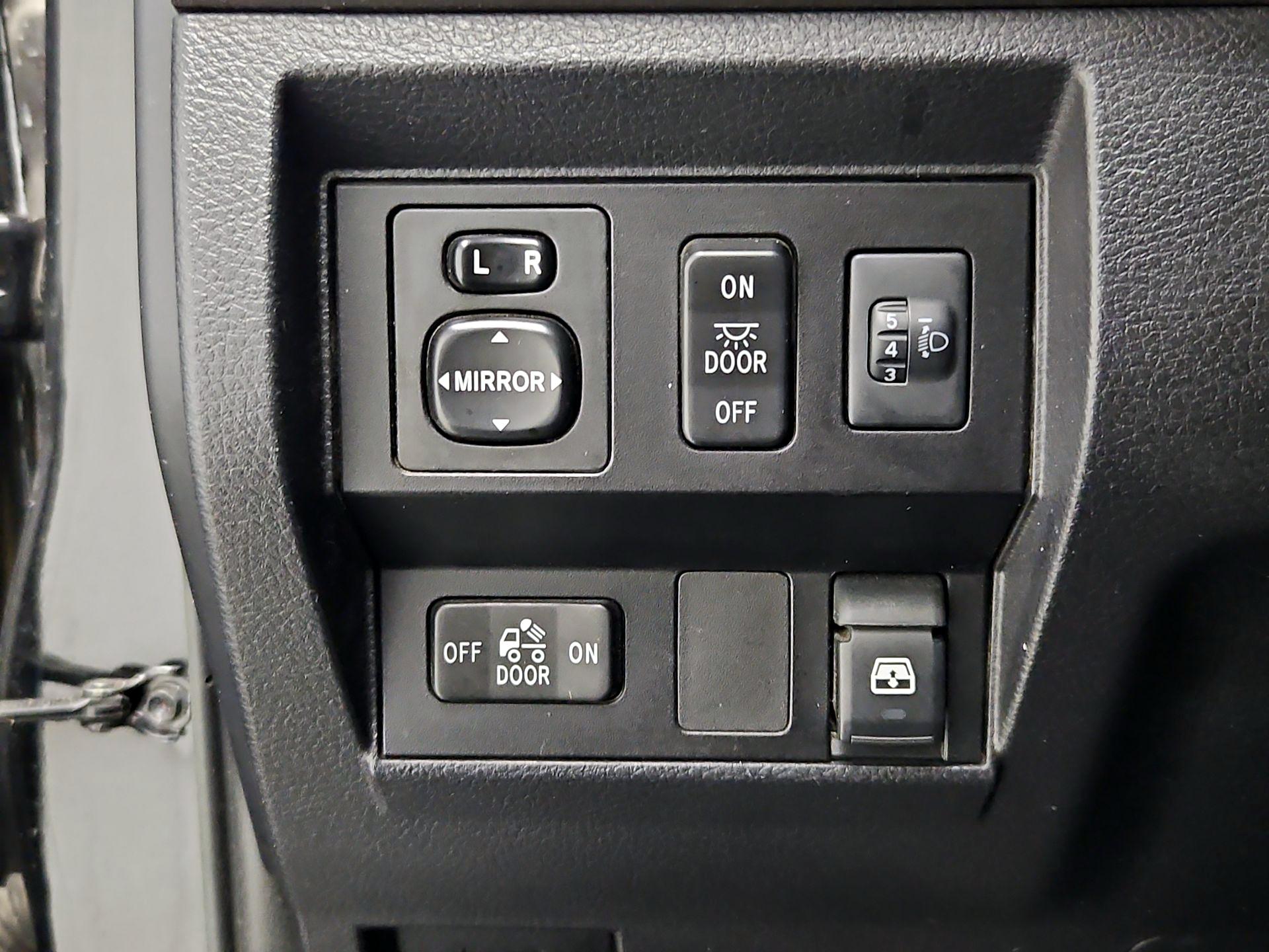 Thumbnail: 2017 Toyota Tundra - 11