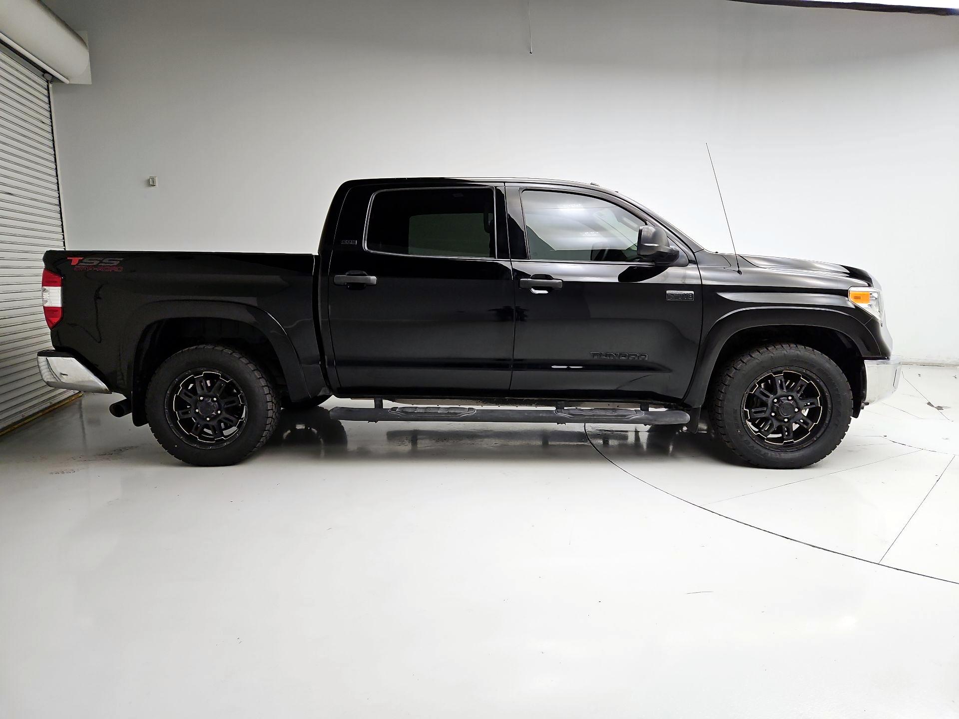 Thumbnail: 2017 Toyota Tundra - 4