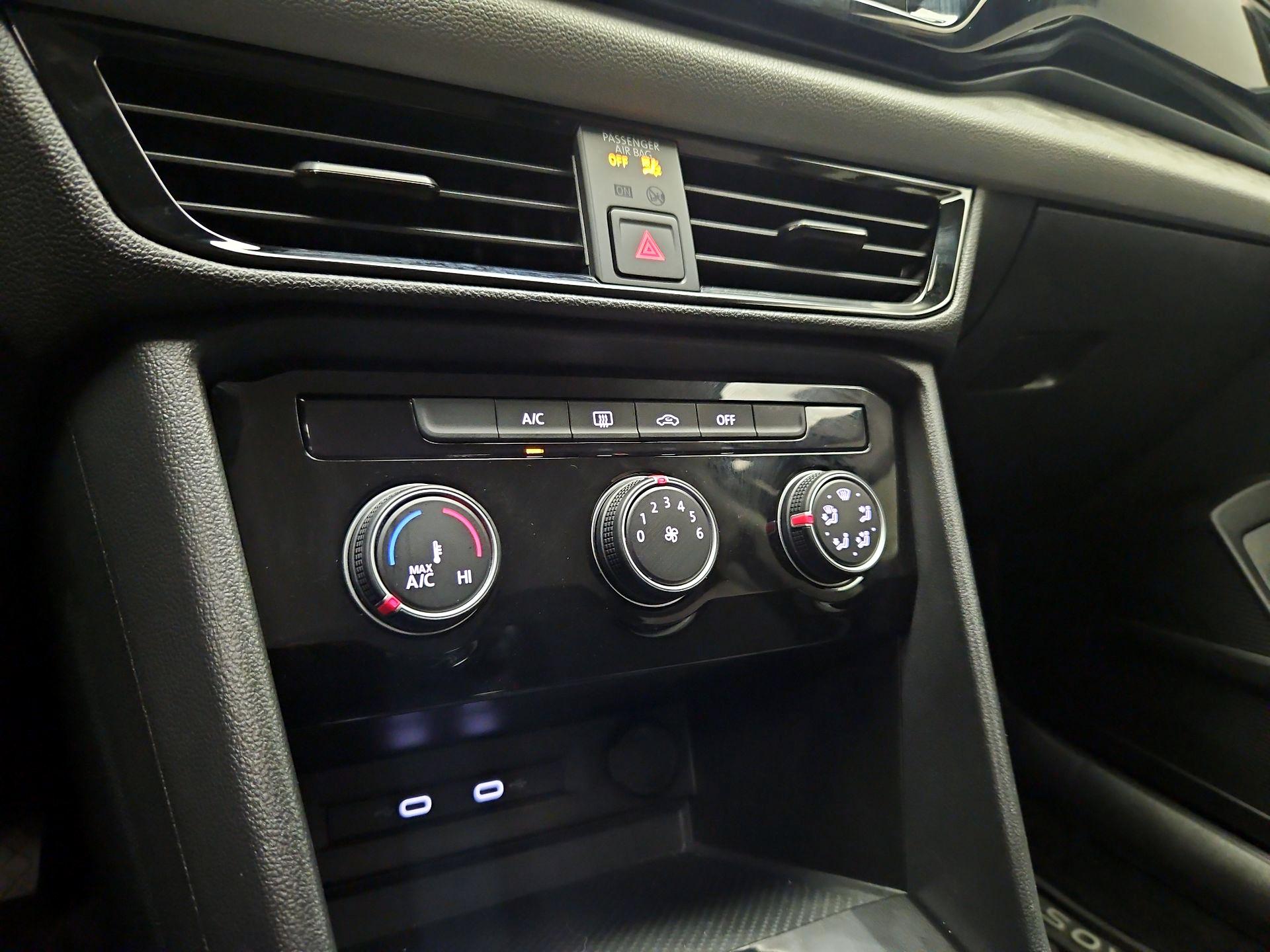 Thumbnail: 2023 Volkswagen Taos - 15