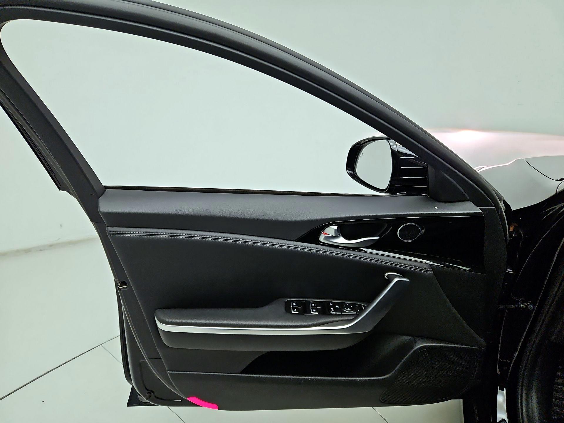 Thumbnail: 2021 Kia Stinger - 12