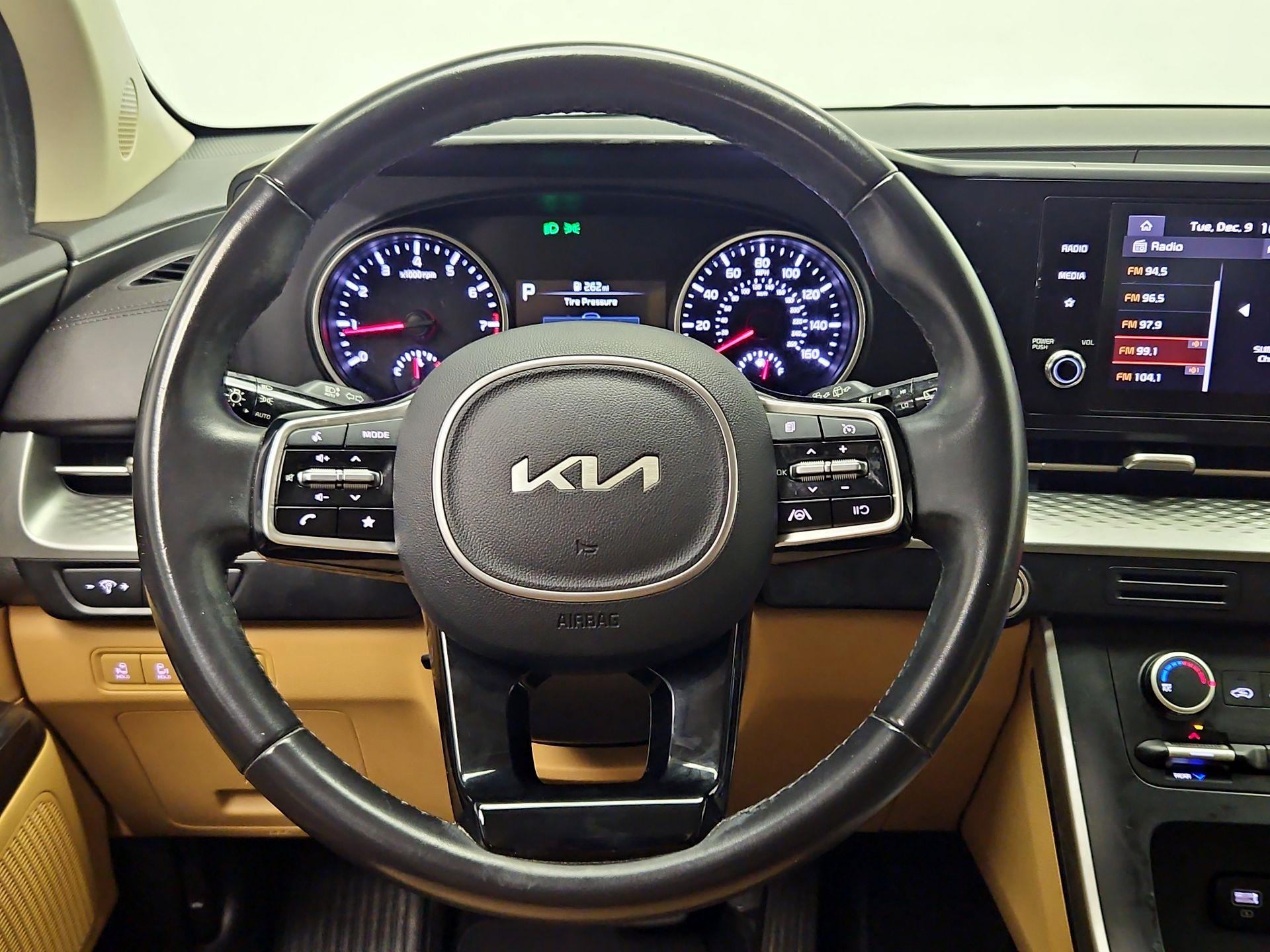 Thumbnail: 2022 Kia Carnival - 10