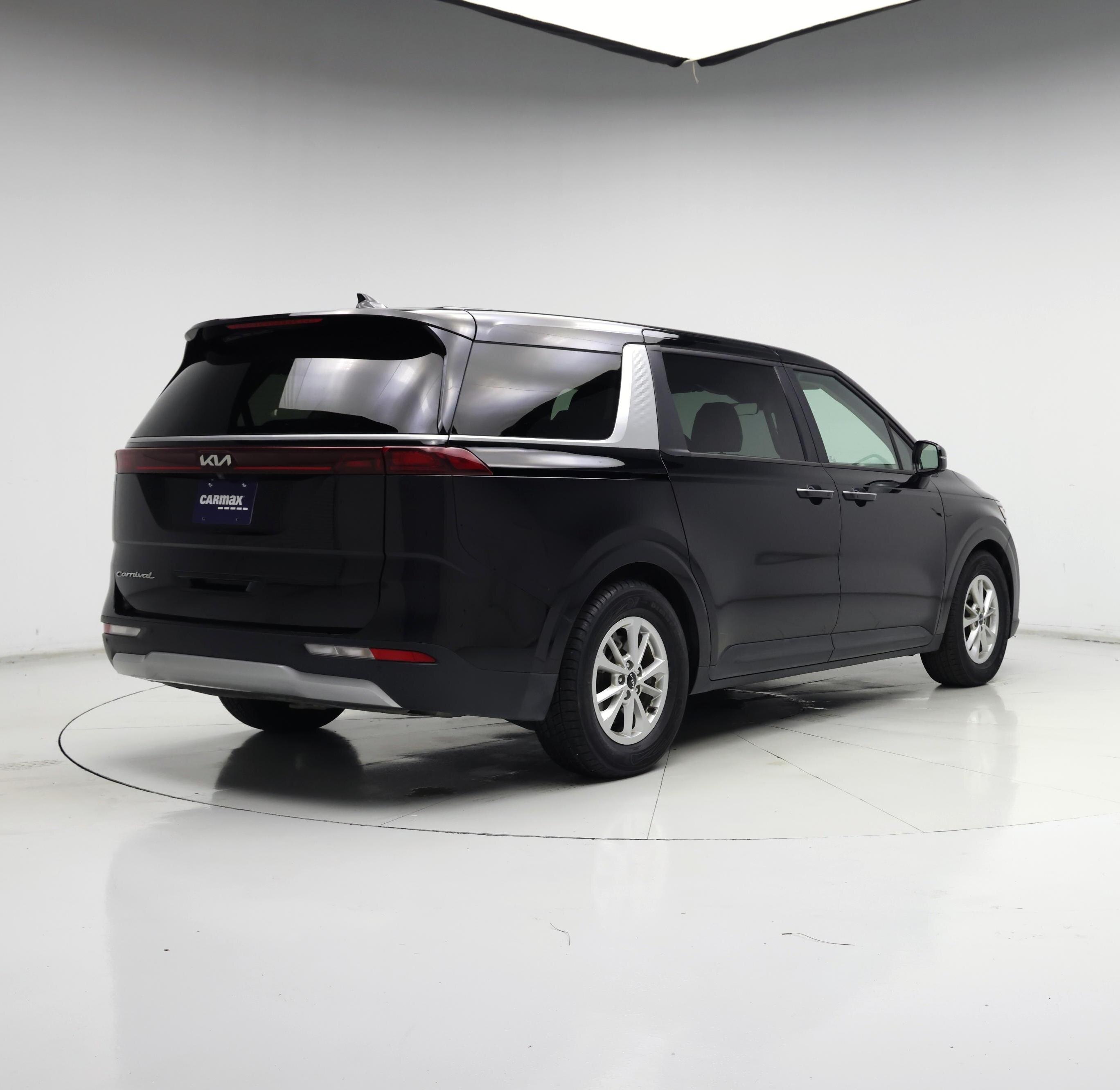 Thumbnail: 2022 Kia Carnival - 8