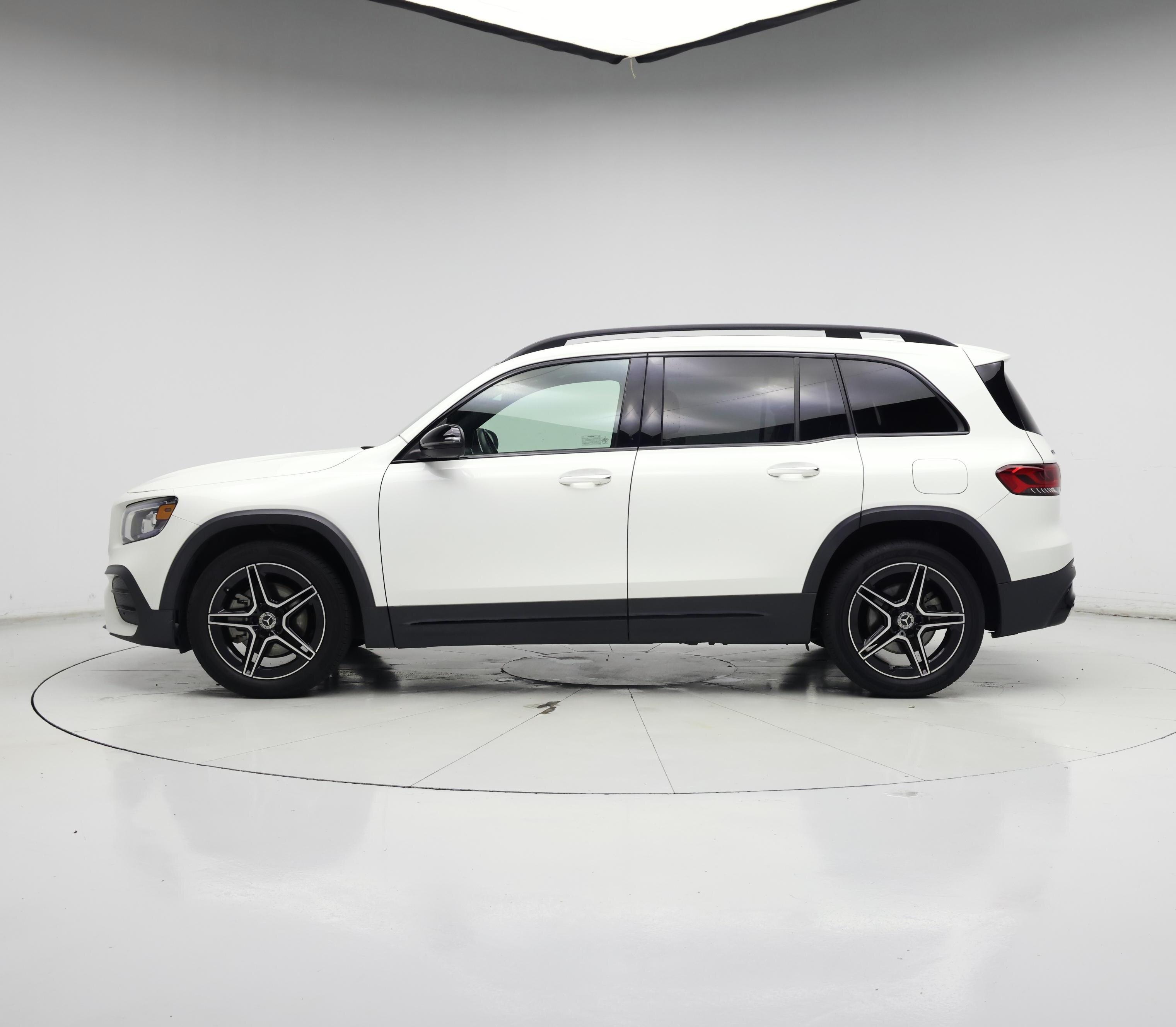 Thumbnail: 2023 Mercedes-Benz GLB - 3