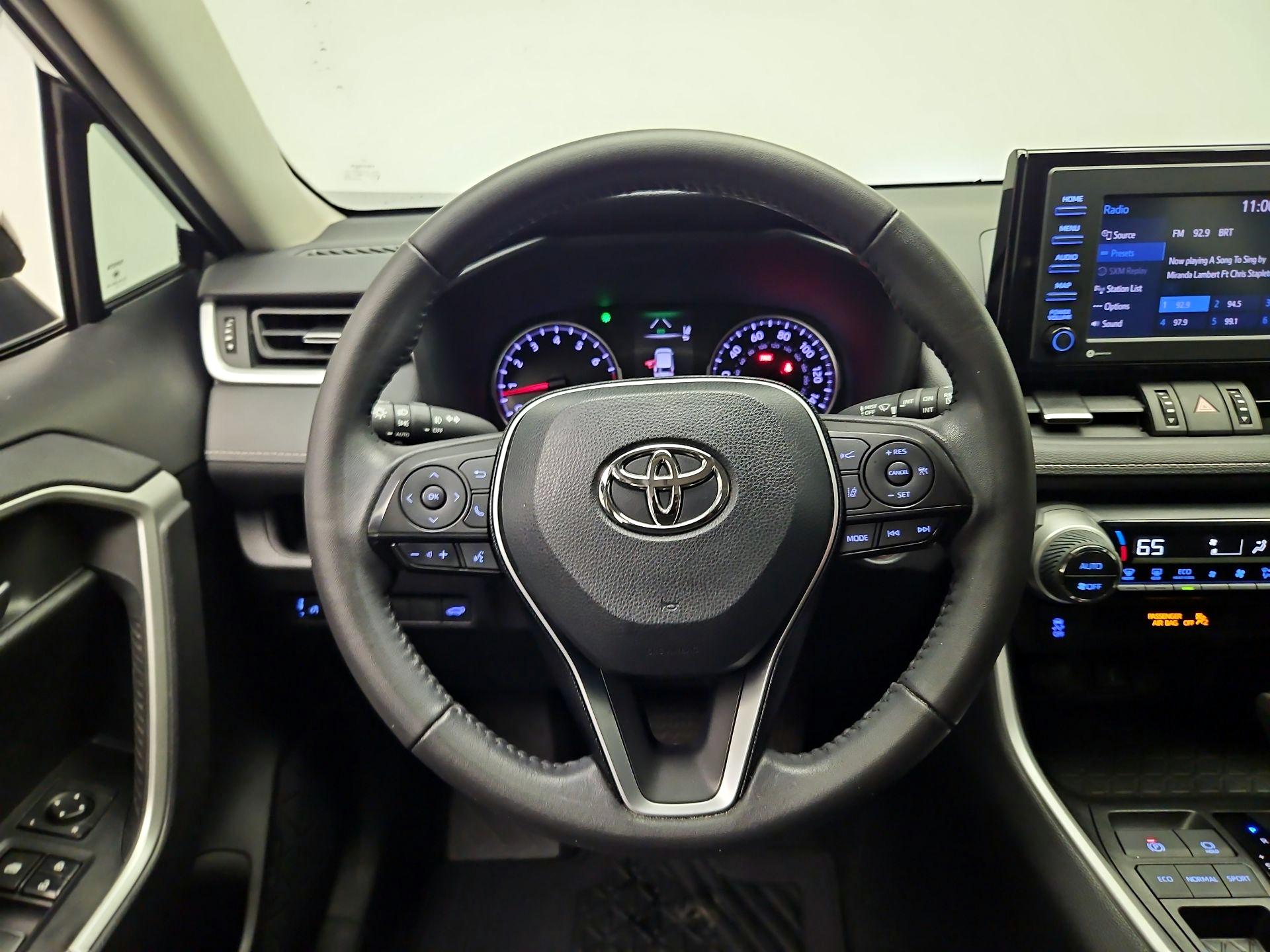 Thumbnail: 2021 Toyota RAV4 - 10