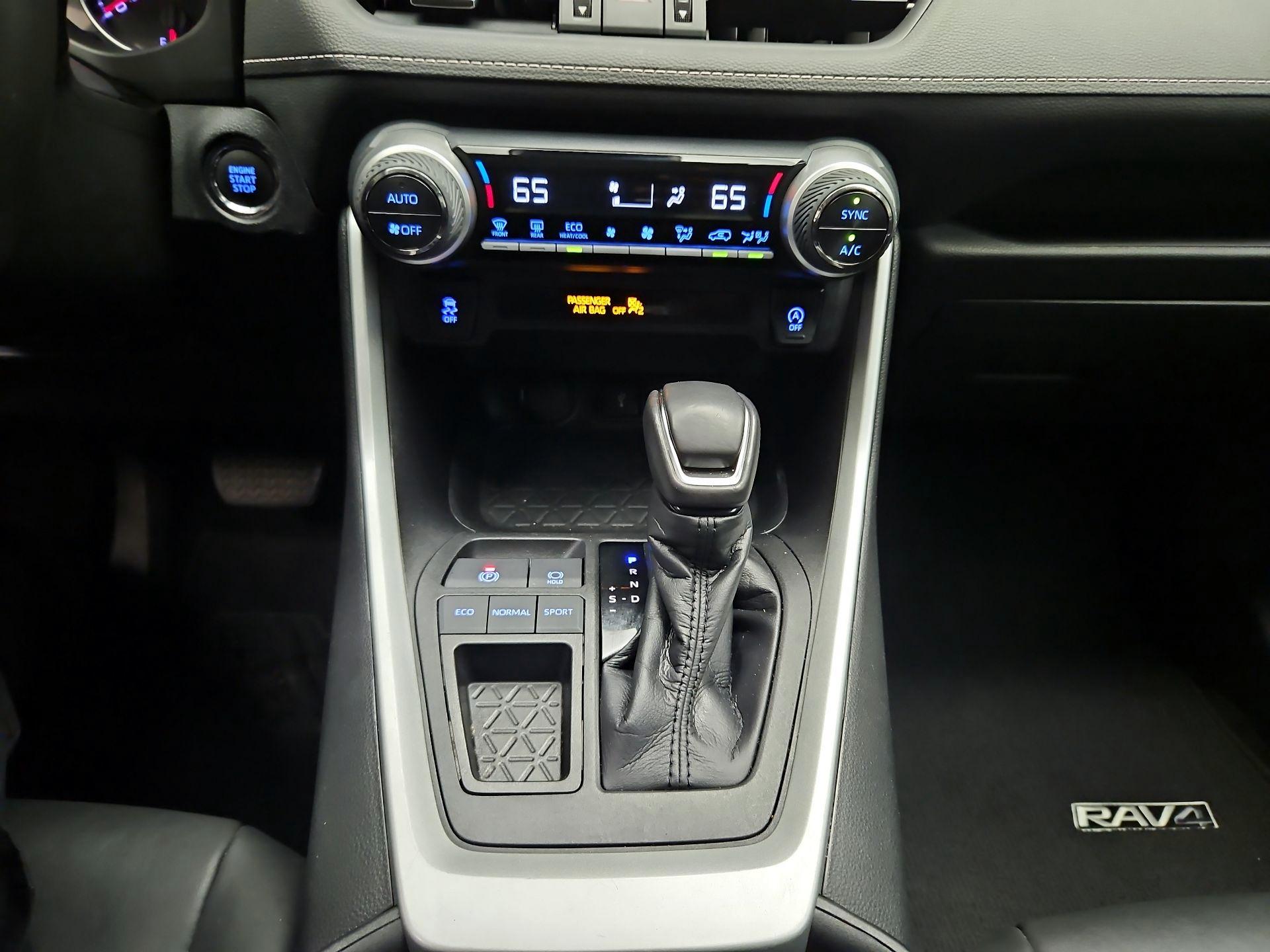 Thumbnail: 2021 Toyota RAV4 - 16