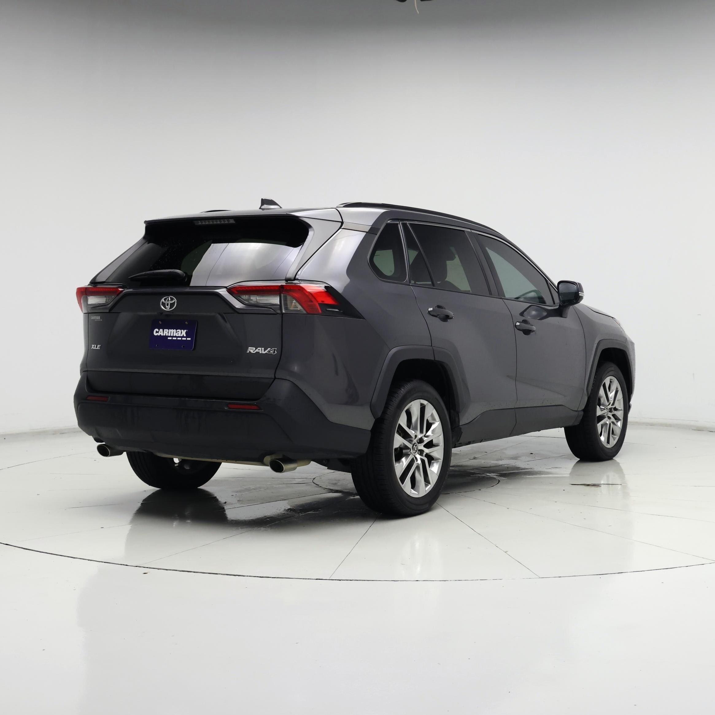 Thumbnail: 2021 Toyota RAV4 - 8
