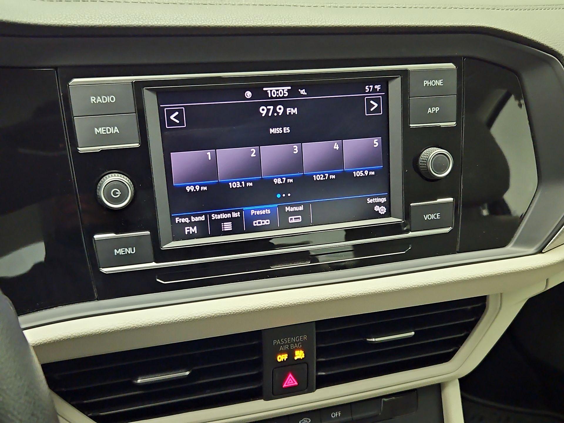 Thumbnail: 2021 Volkswagen Jetta - 15