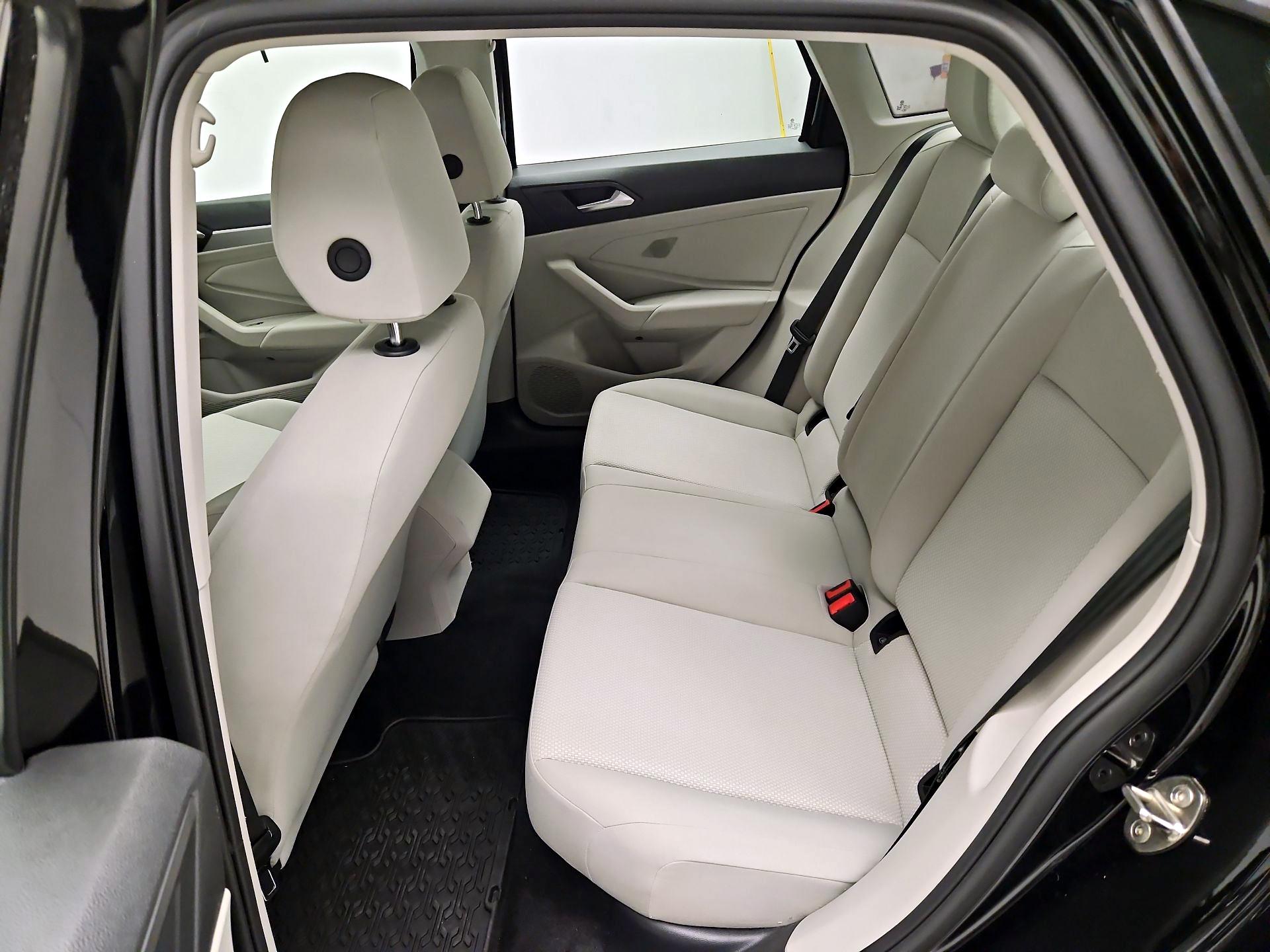 Thumbnail: 2021 Volkswagen Jetta - 19