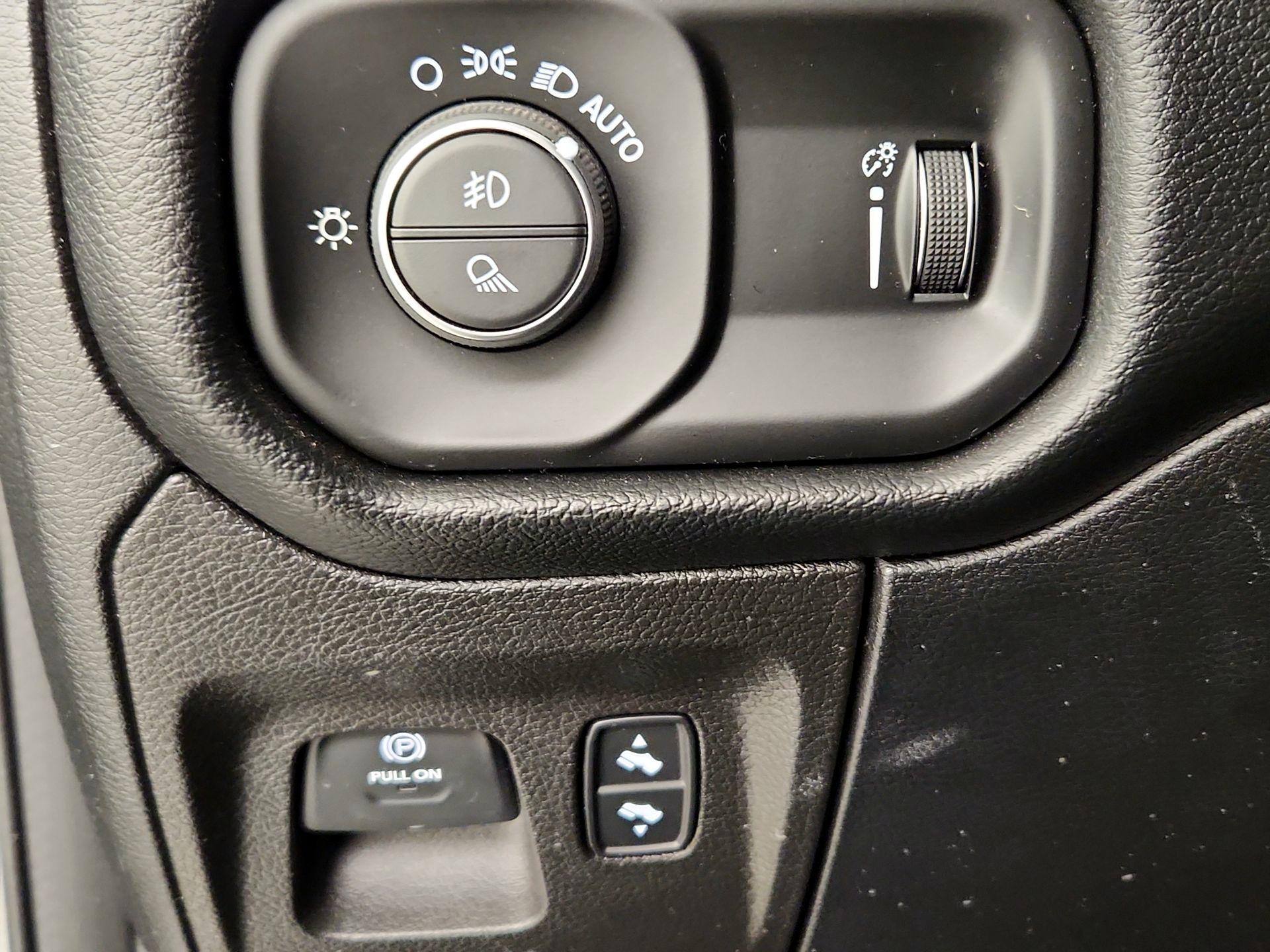 Thumbnail: 2021 RAM 1500 - 13