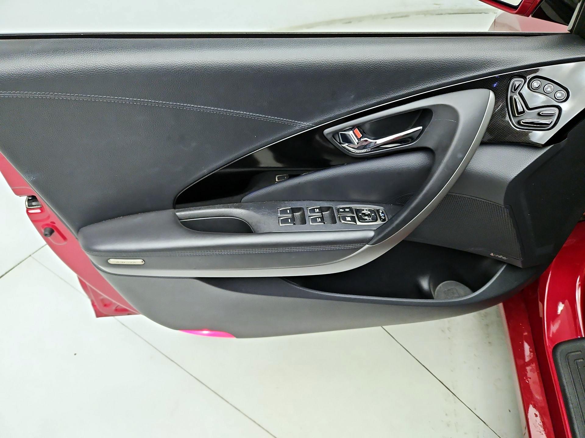 Thumbnail: 2014 Hyundai Azera - 12