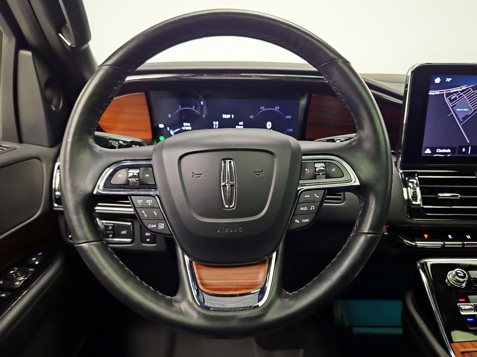 Thumbnail: 2019 Lincoln Navigator L - 10