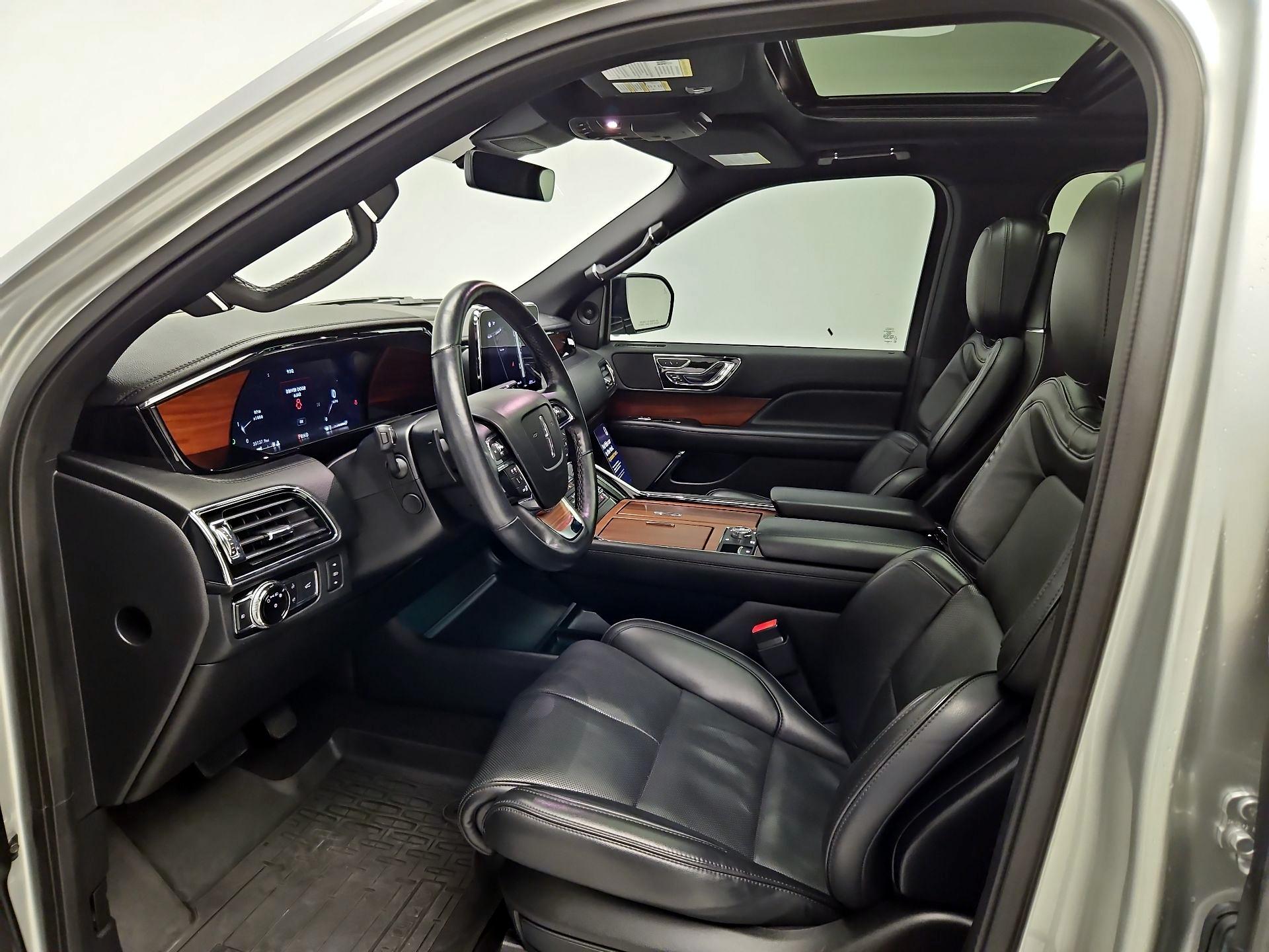 Thumbnail: 2019 Lincoln Navigator L - 11