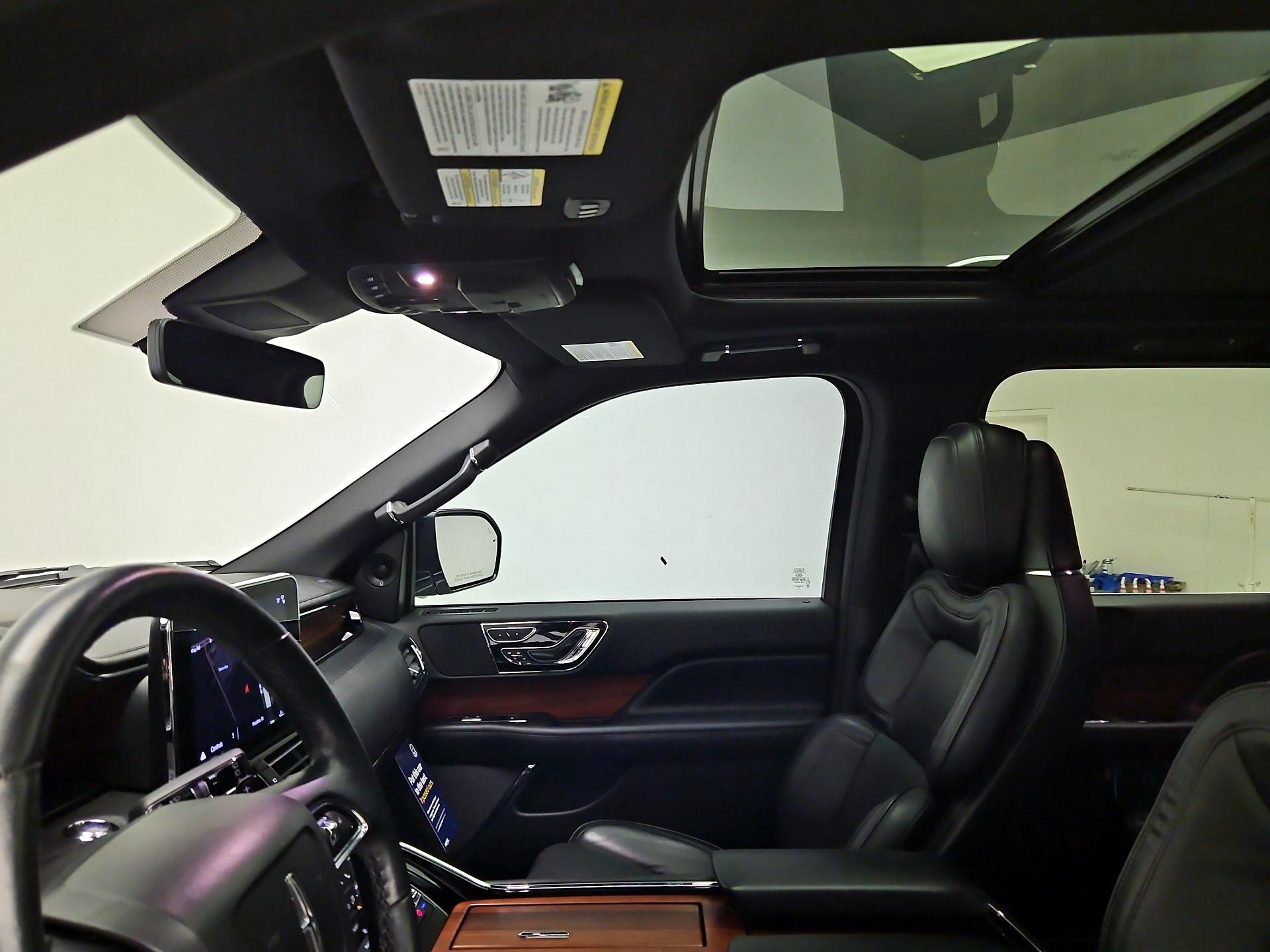 Thumbnail: 2019 Lincoln Navigator L - 20