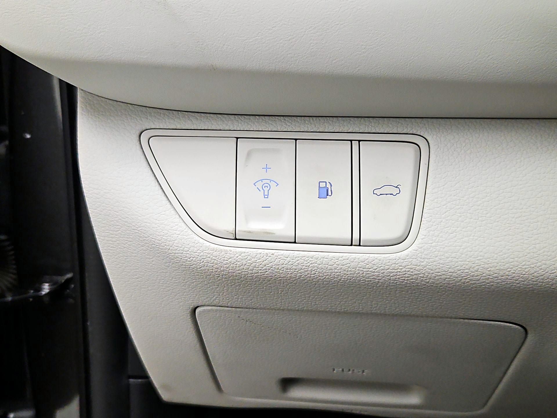 Thumbnail: 2024 Genesis G70 - 13