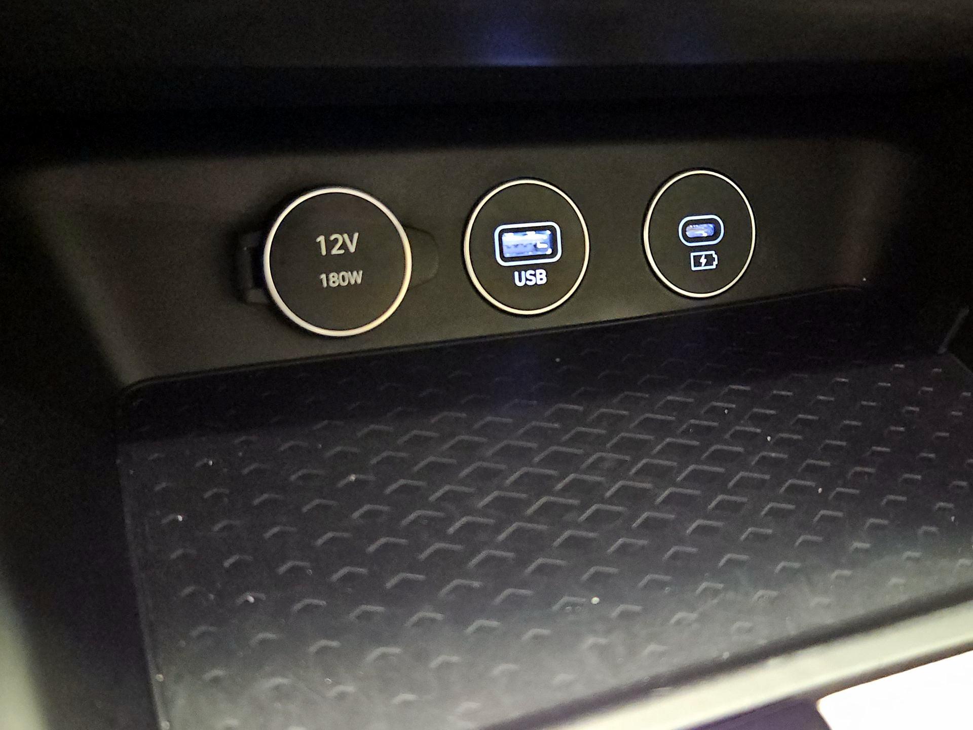 Thumbnail: 2024 Genesis G70 - 19