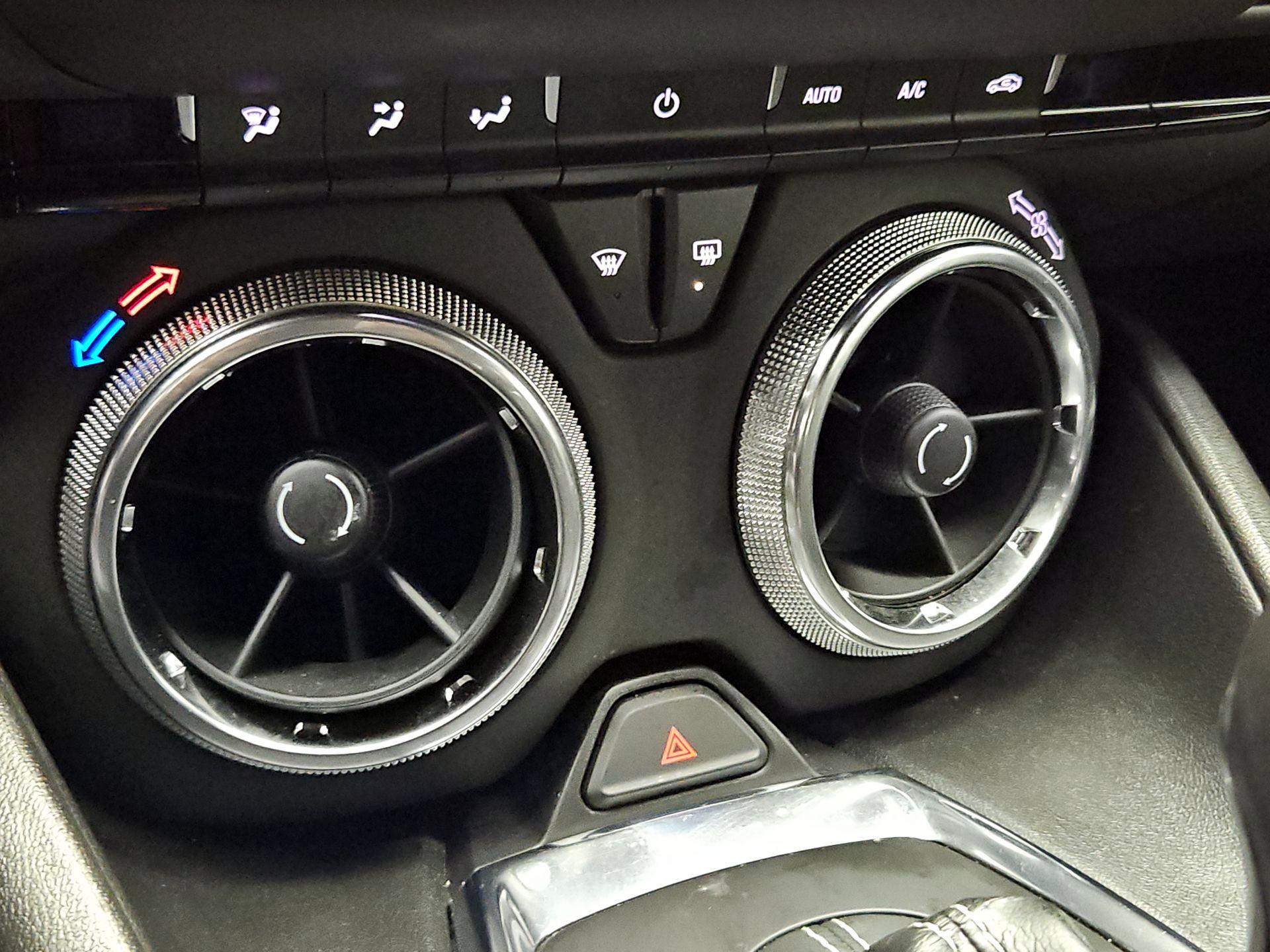 Thumbnail: 2020 Chevrolet Camaro - 15