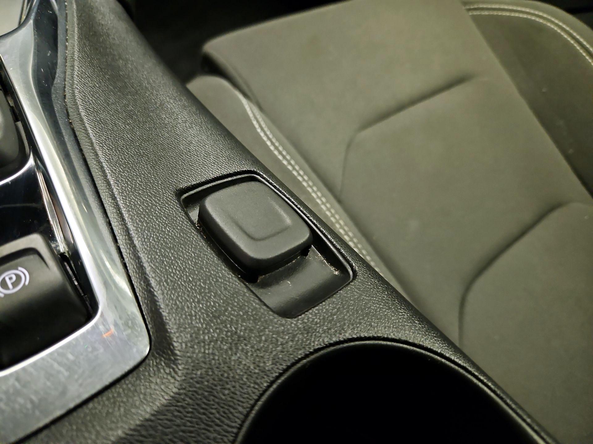 Thumbnail: 2020 Chevrolet Camaro - 17