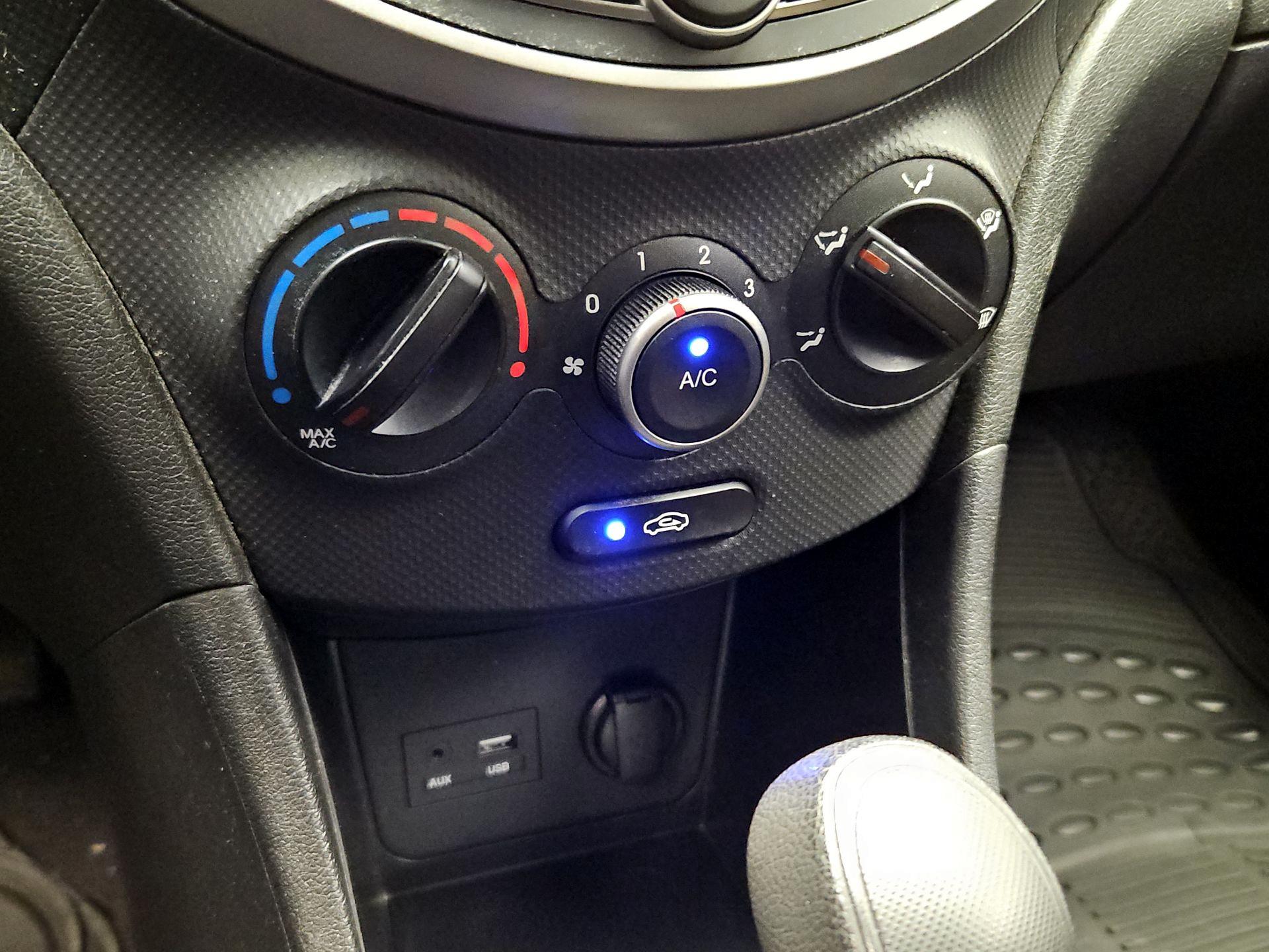 Thumbnail: 2017 Hyundai Accent - 15