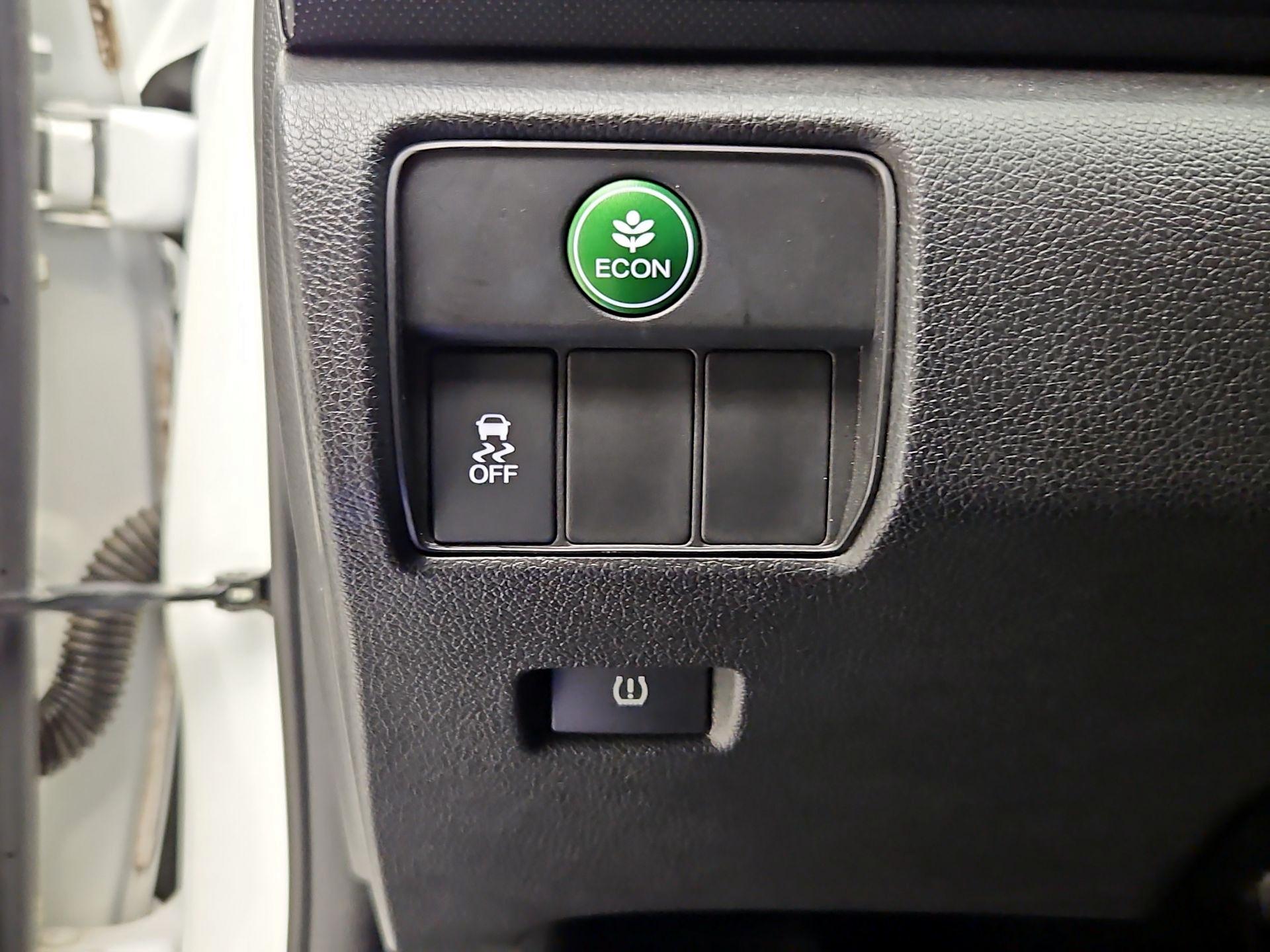 Thumbnail: 2015 Honda Accord - 13