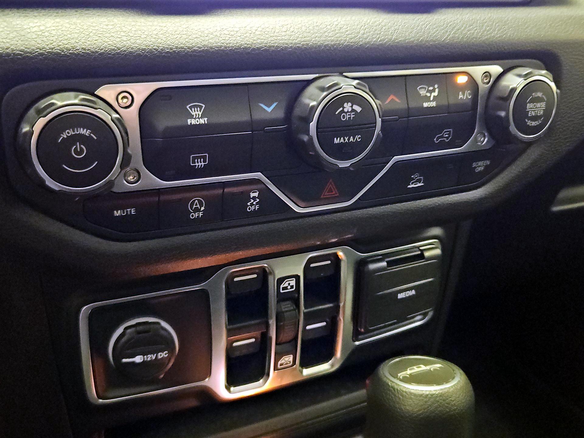 Thumbnail: 2025 Jeep Gladiator - 16