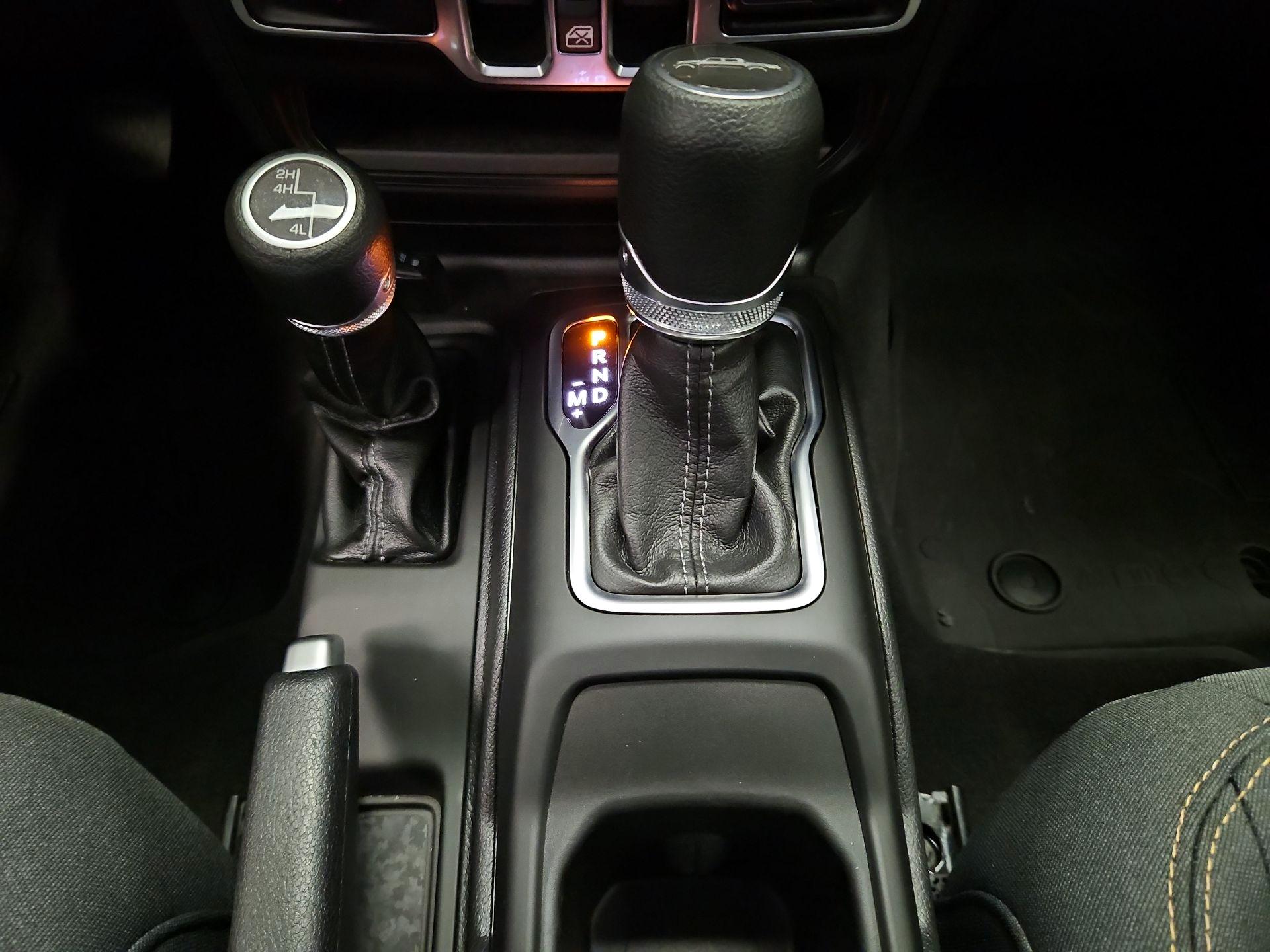 Thumbnail: 2025 Jeep Gladiator - 17