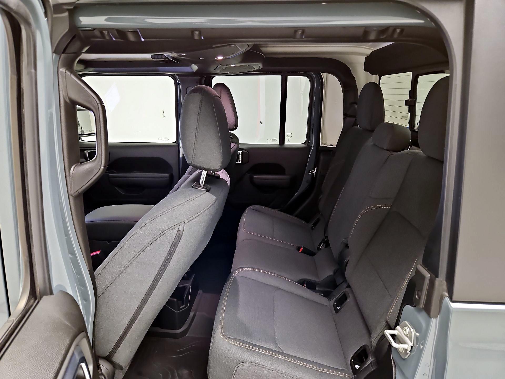 Thumbnail: 2025 Jeep Gladiator - 19