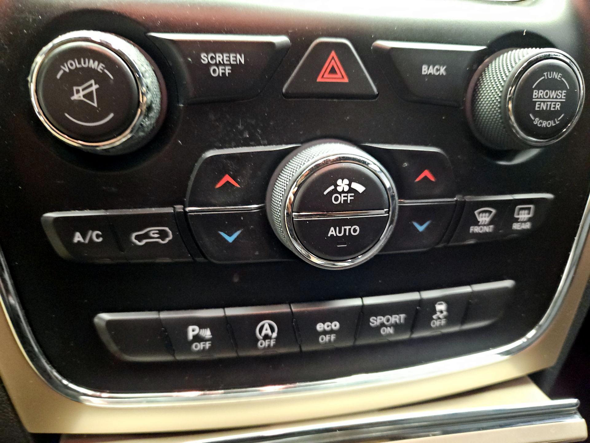 Thumbnail: 2017 Jeep Grand Cherokee - 16