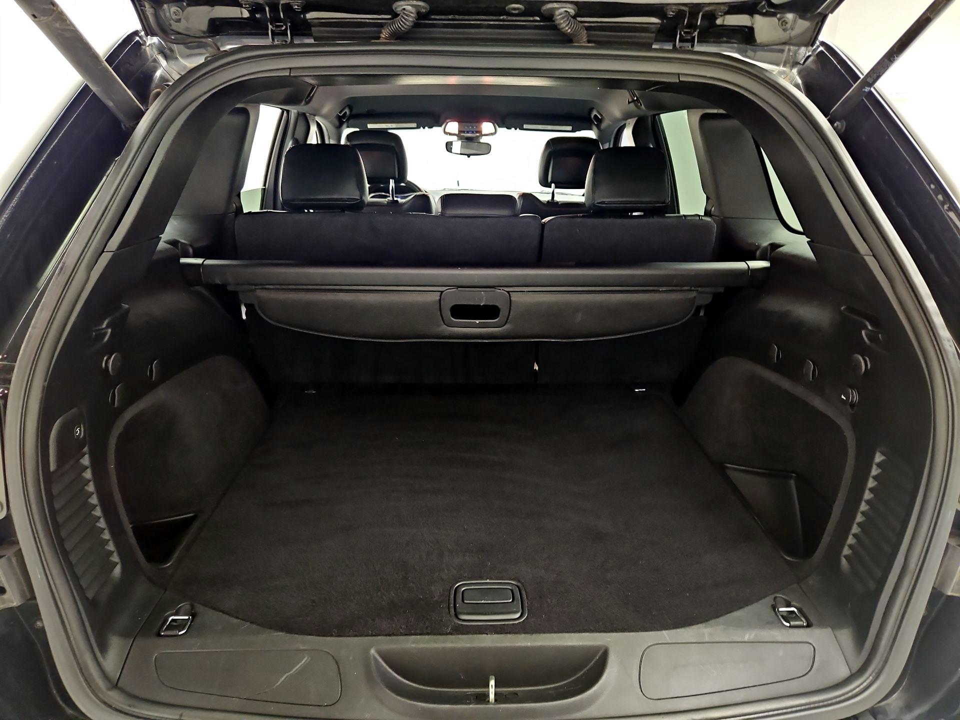 Thumbnail: 2017 Jeep Grand Cherokee - 20