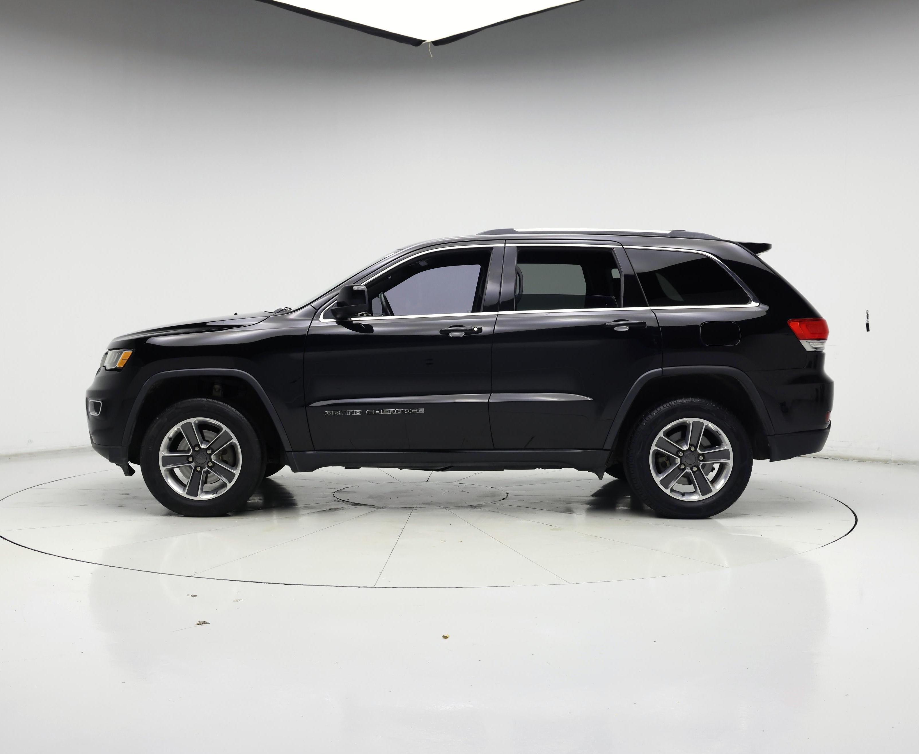 Thumbnail: 2017 Jeep Grand Cherokee - 3