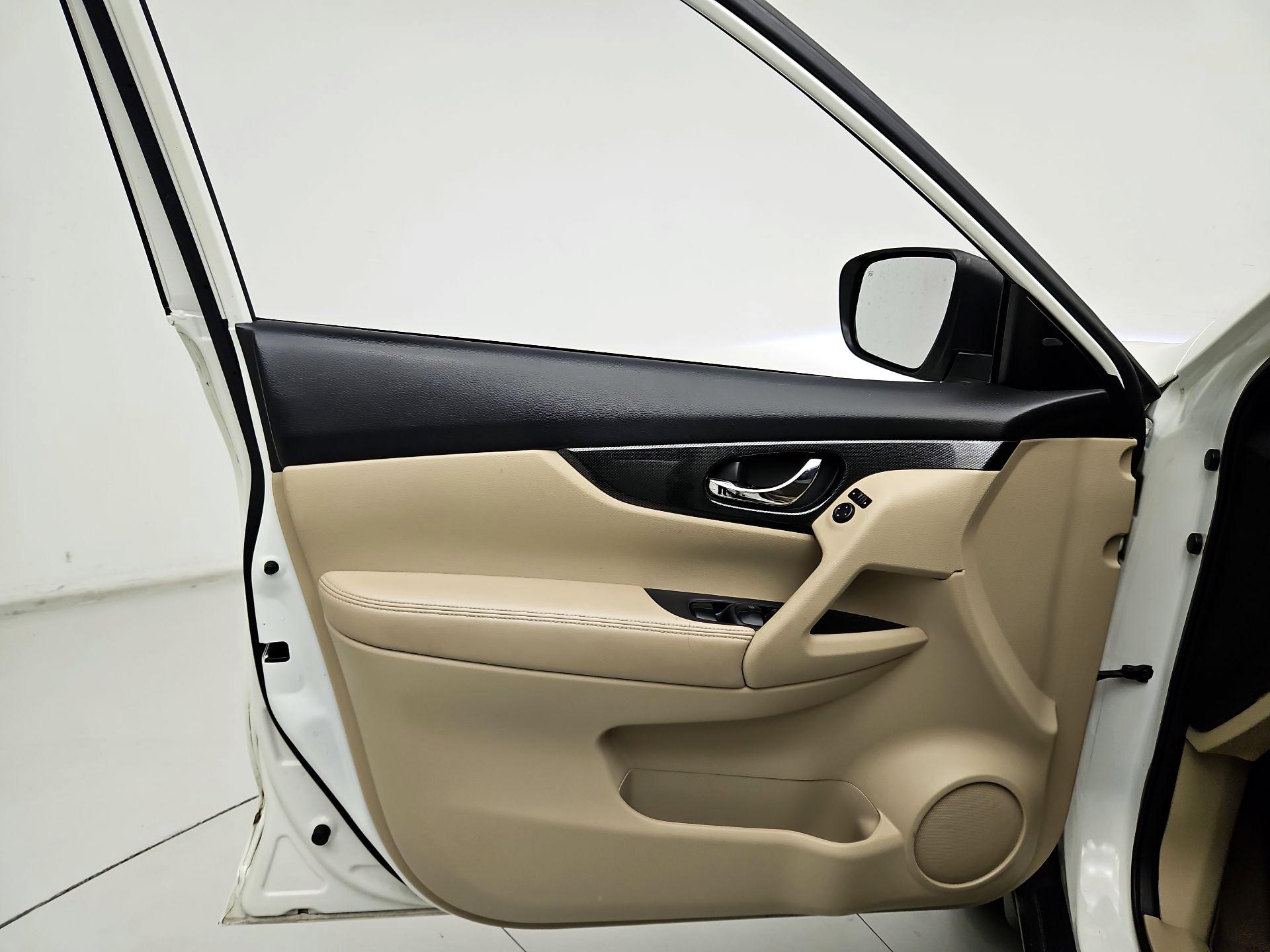 Thumbnail: 2014 Nissan Rogue - 12