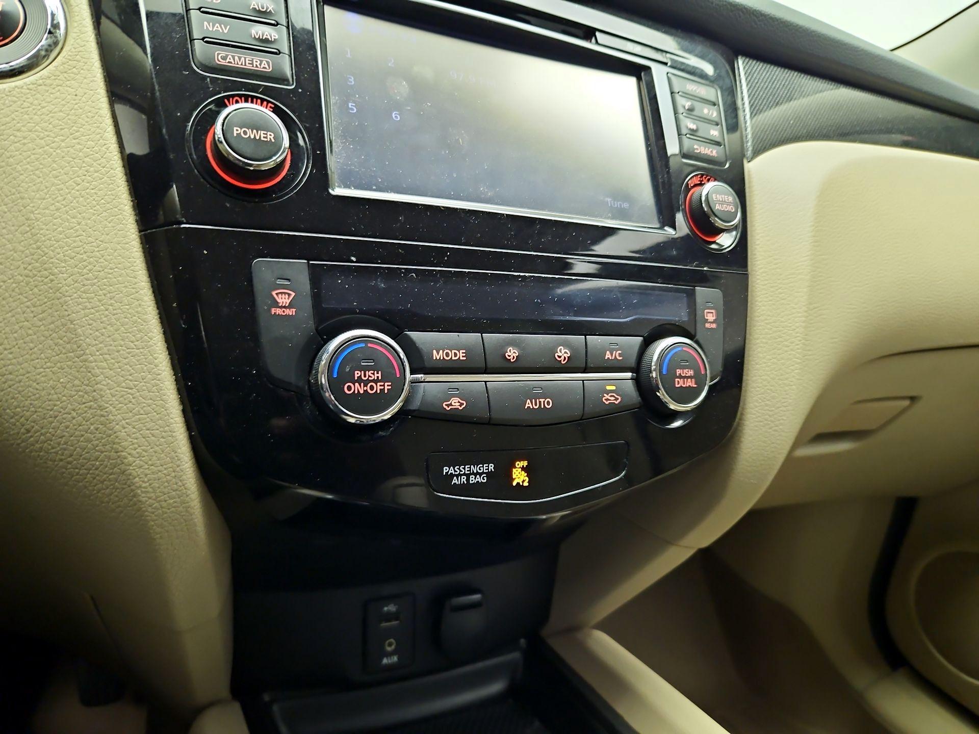 Thumbnail: 2014 Nissan Rogue - 15