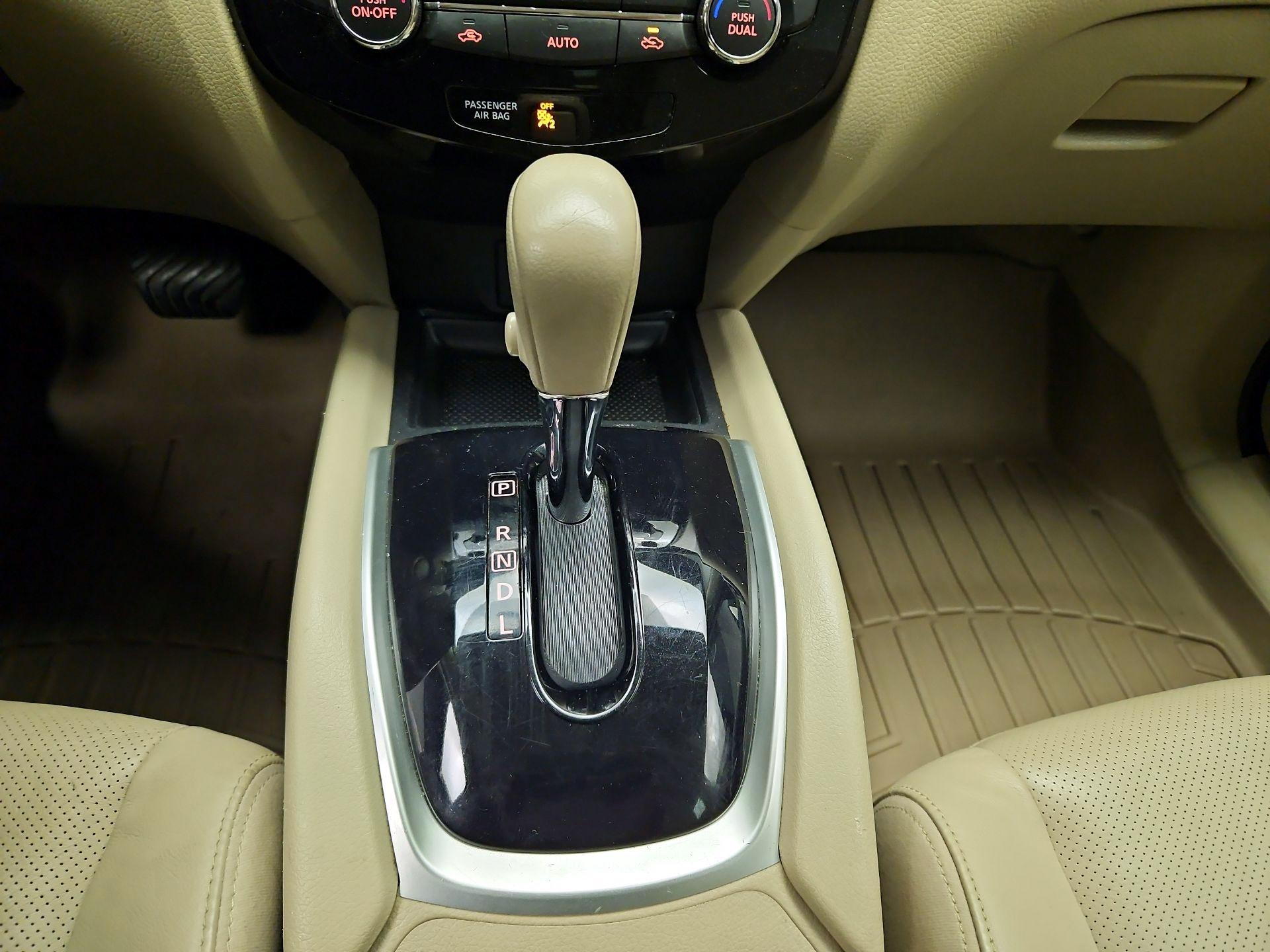 Thumbnail: 2014 Nissan Rogue - 16