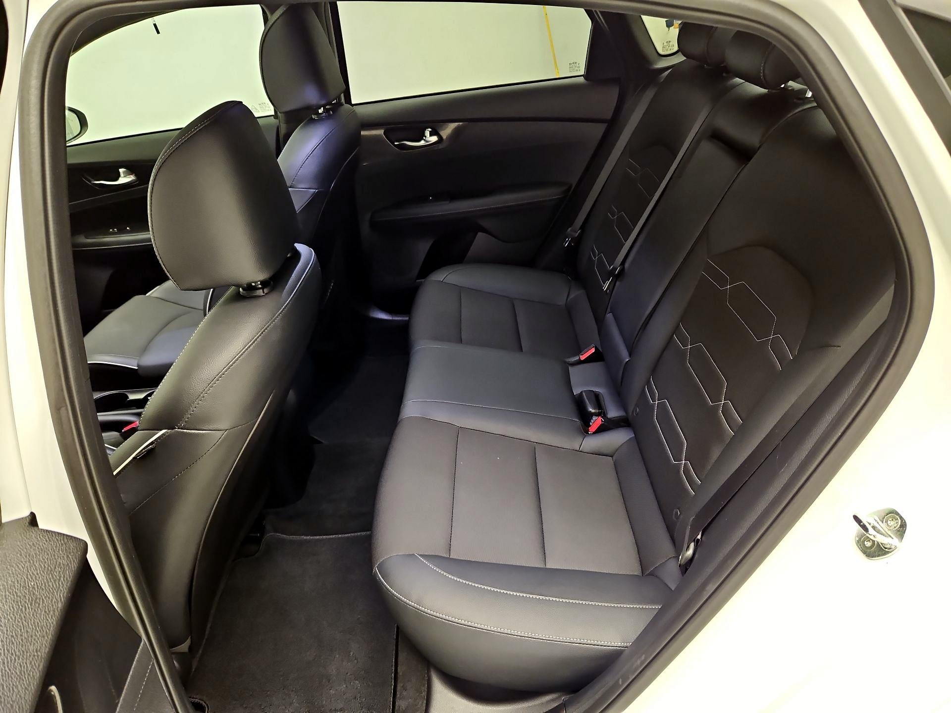 Thumbnail: 2021 Kia Forte - 20