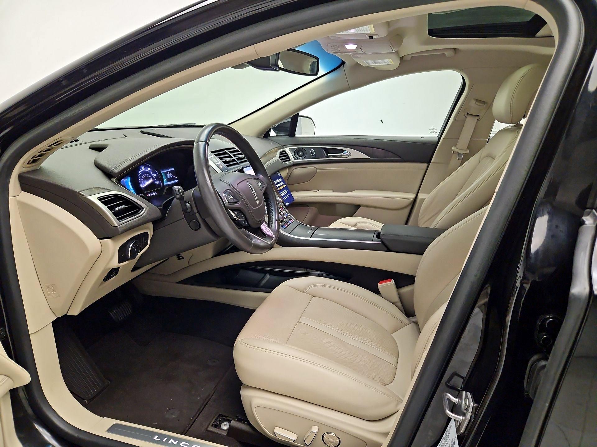 Thumbnail: 2019 Lincoln MKZ - 11