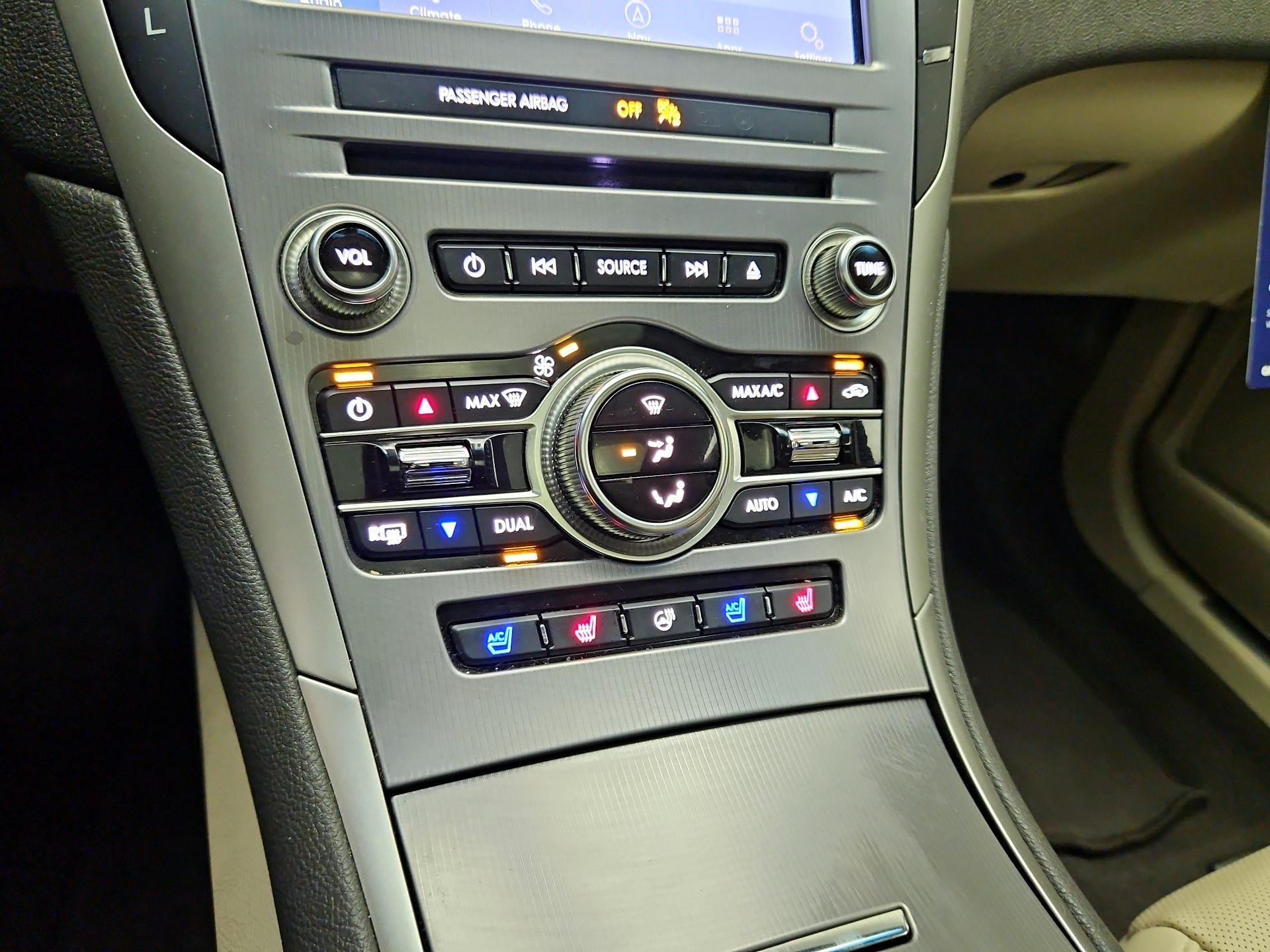 Thumbnail: 2019 Lincoln MKZ - 17