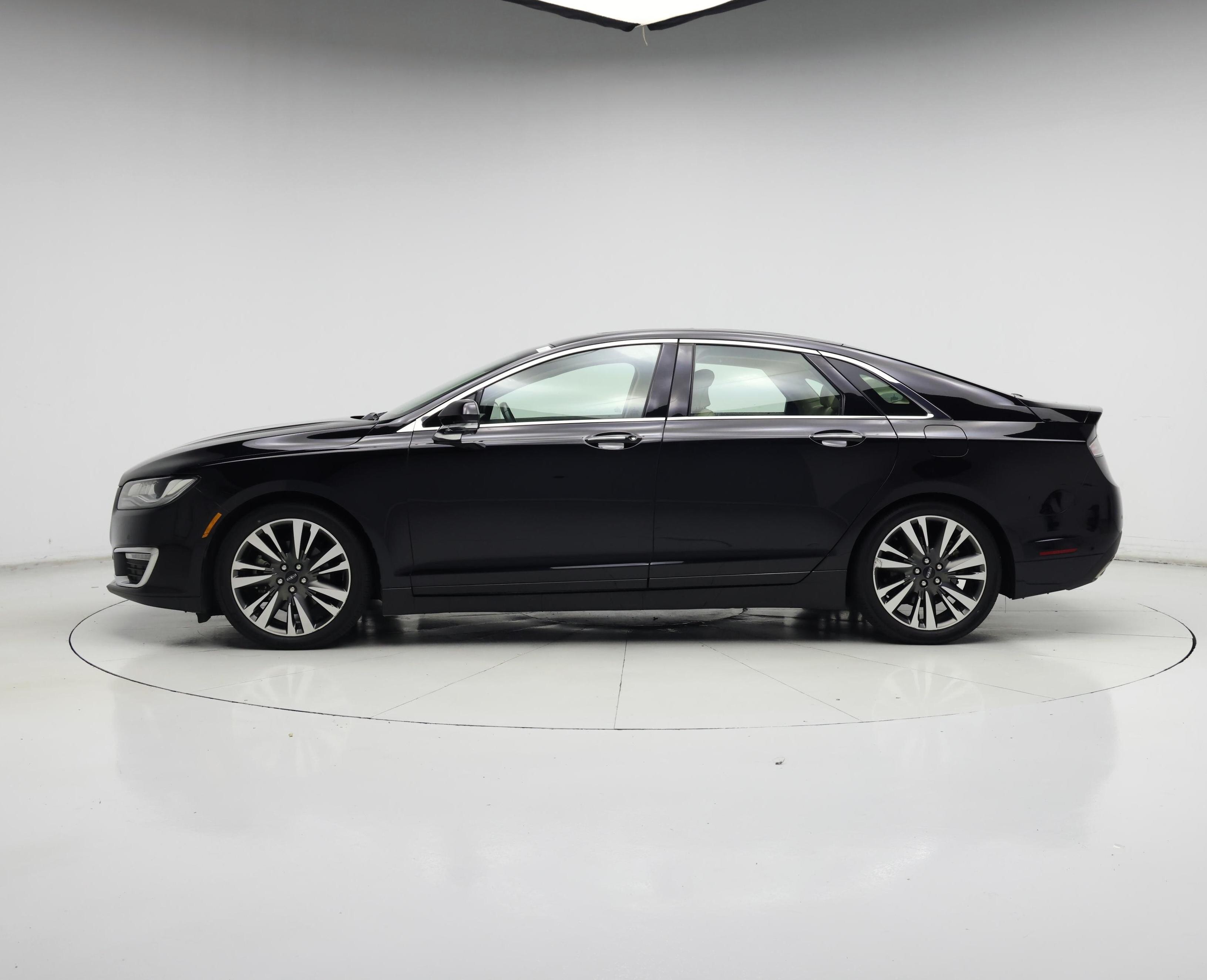 Thumbnail: 2019 Lincoln MKZ - 3