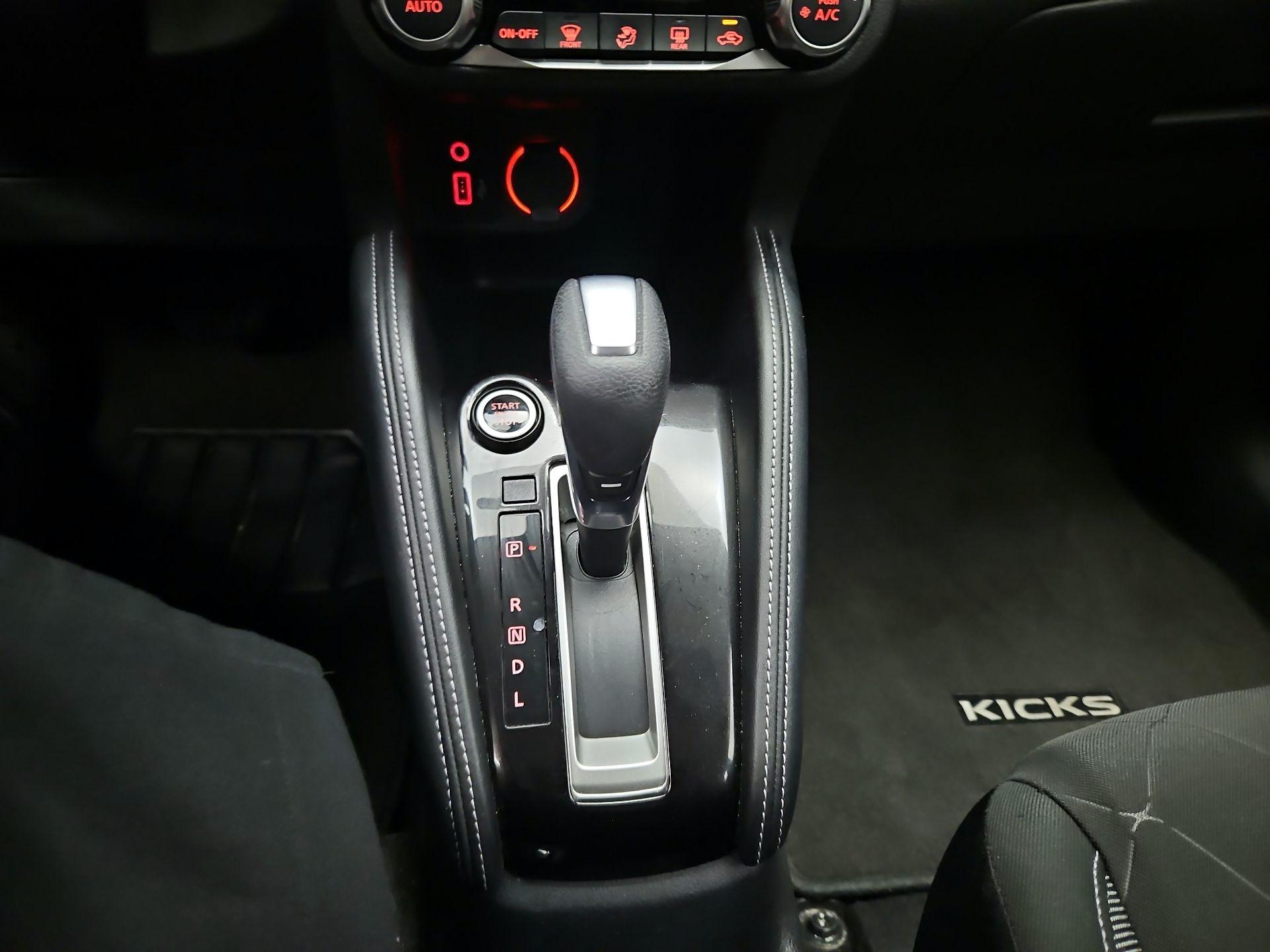 Thumbnail: 2020 Nissan Kicks - 16