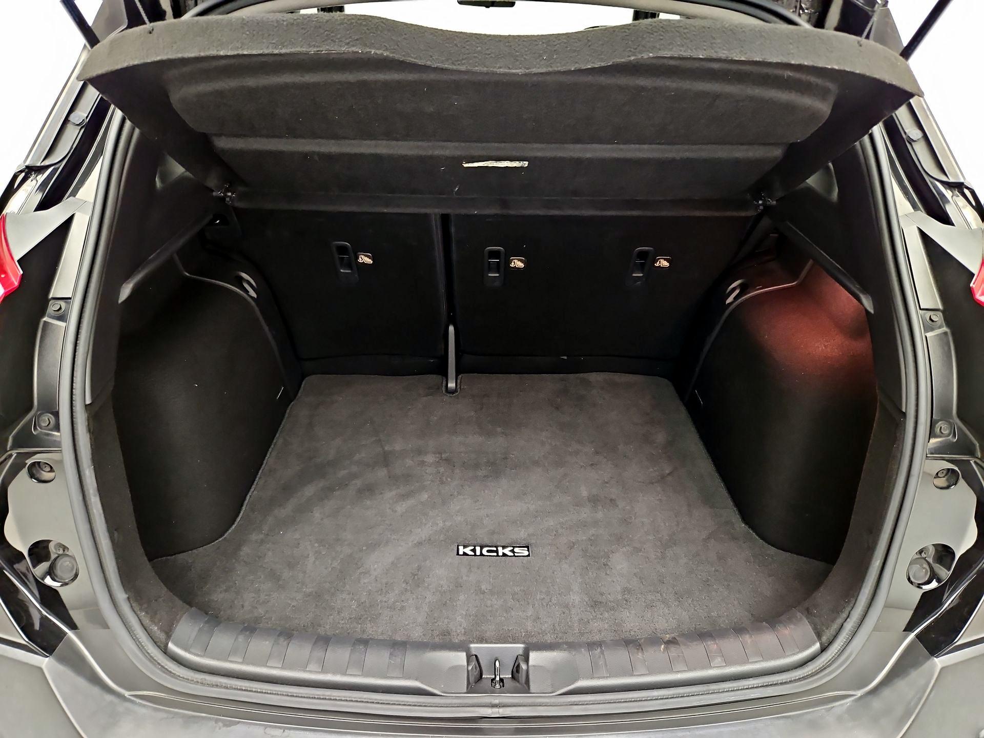 Thumbnail: 2020 Nissan Kicks - 18