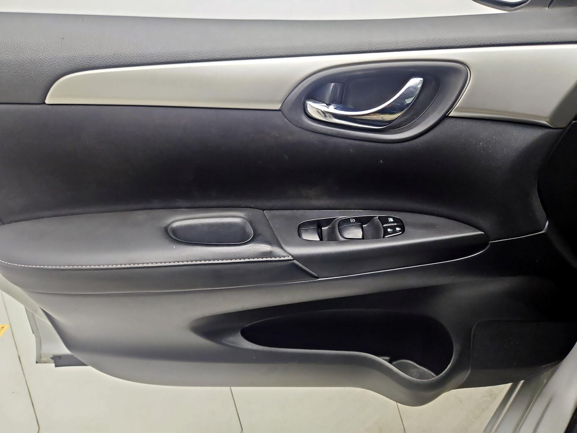 Thumbnail: 2018 Nissan Sentra - 12