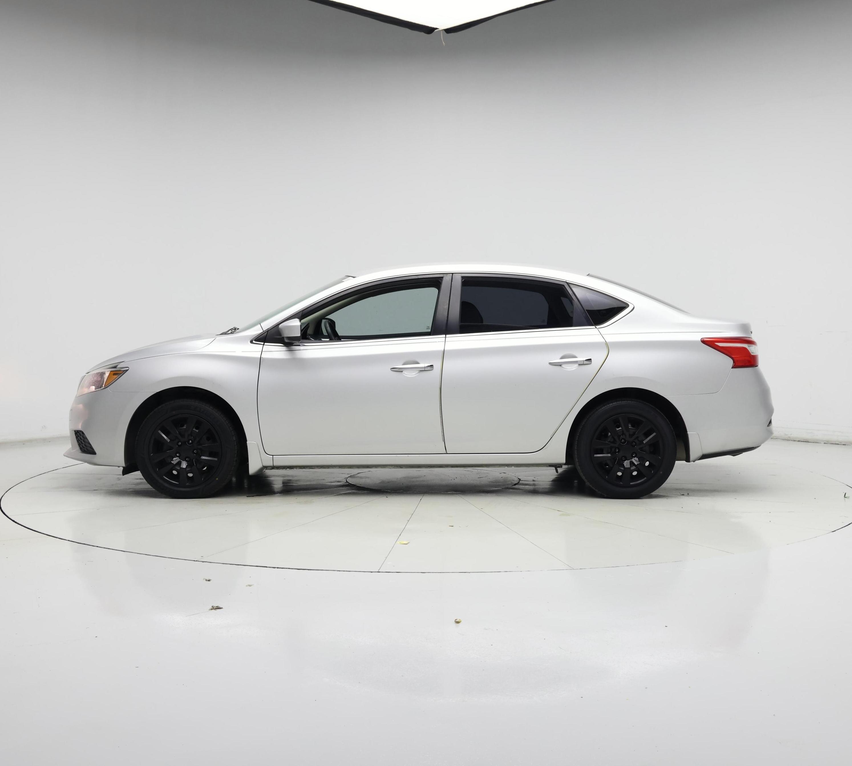 Thumbnail: 2018 Nissan Sentra - 3